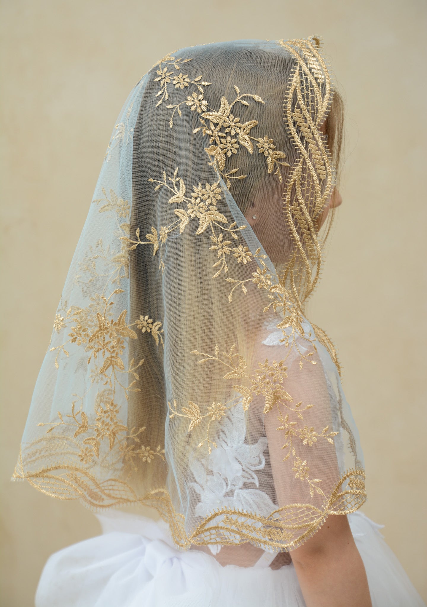 GOLD & BLUE VEIL