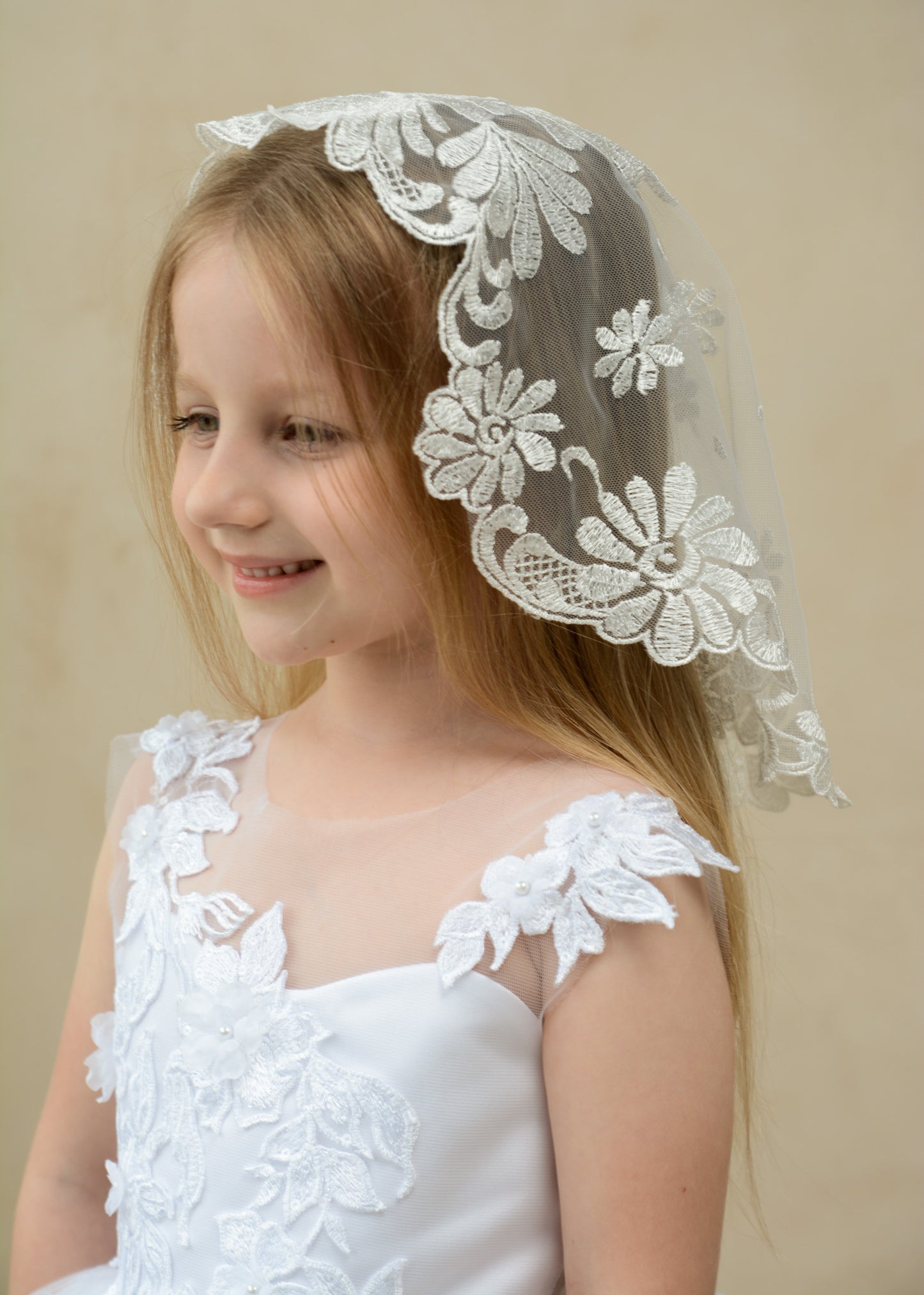 SHORT WHITE VEIL