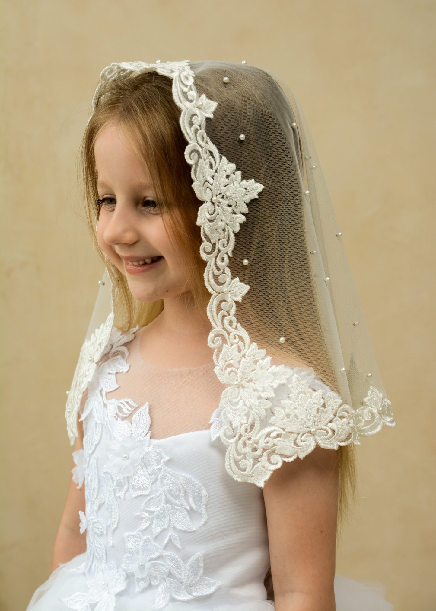CHILD PEARL VEIL