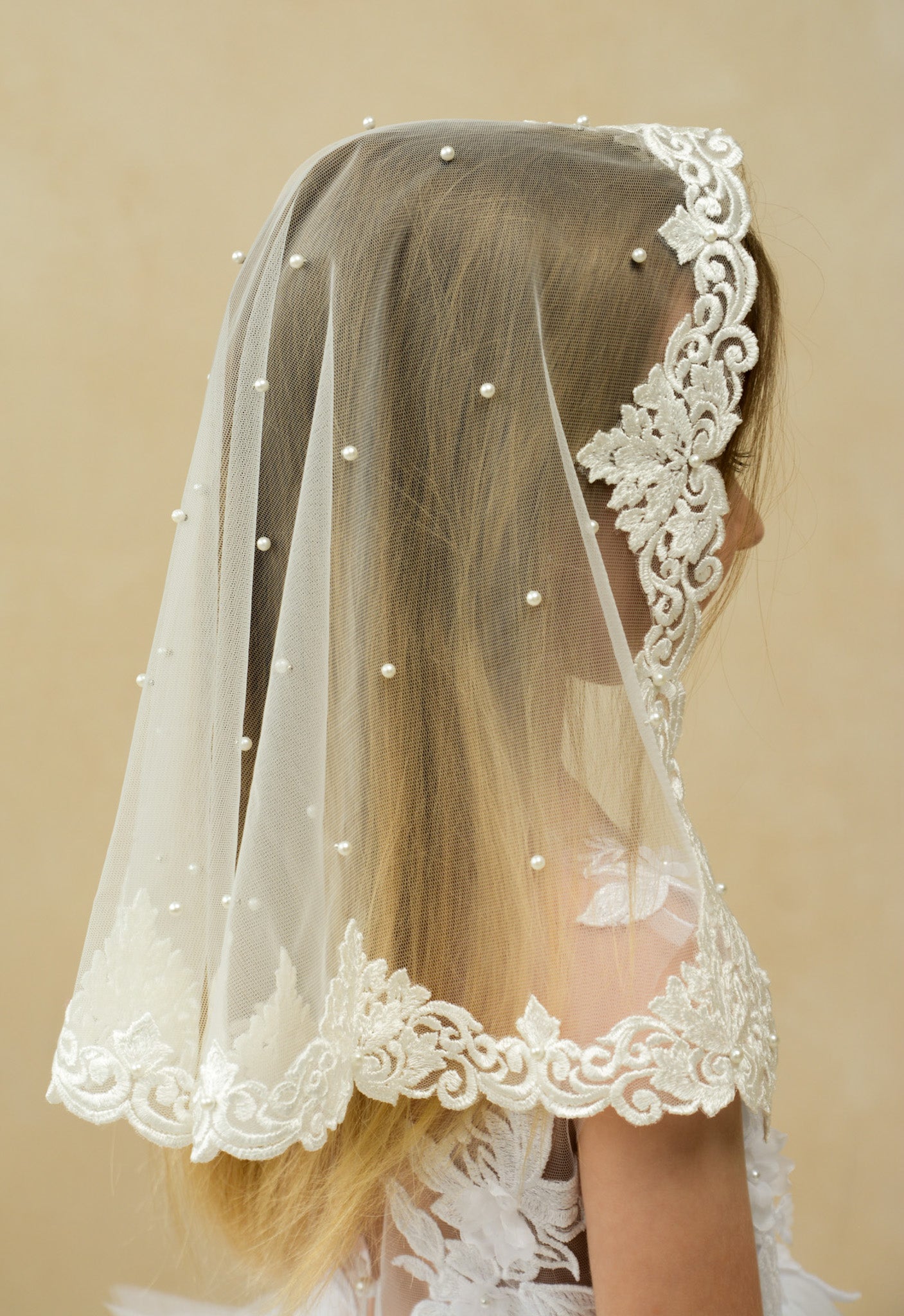 CHILD PEARL VEIL