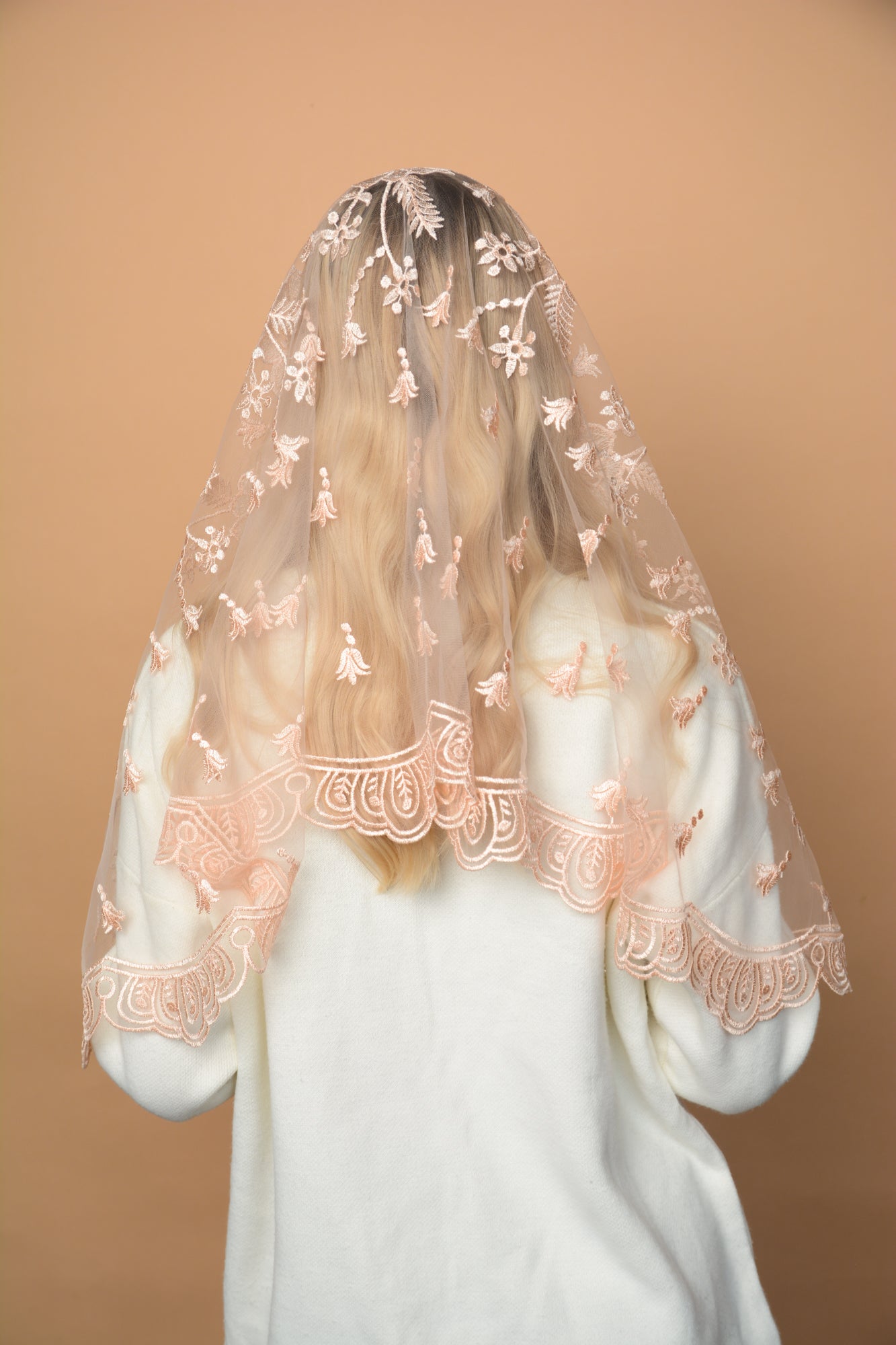 LONG PEACH MANTILLA