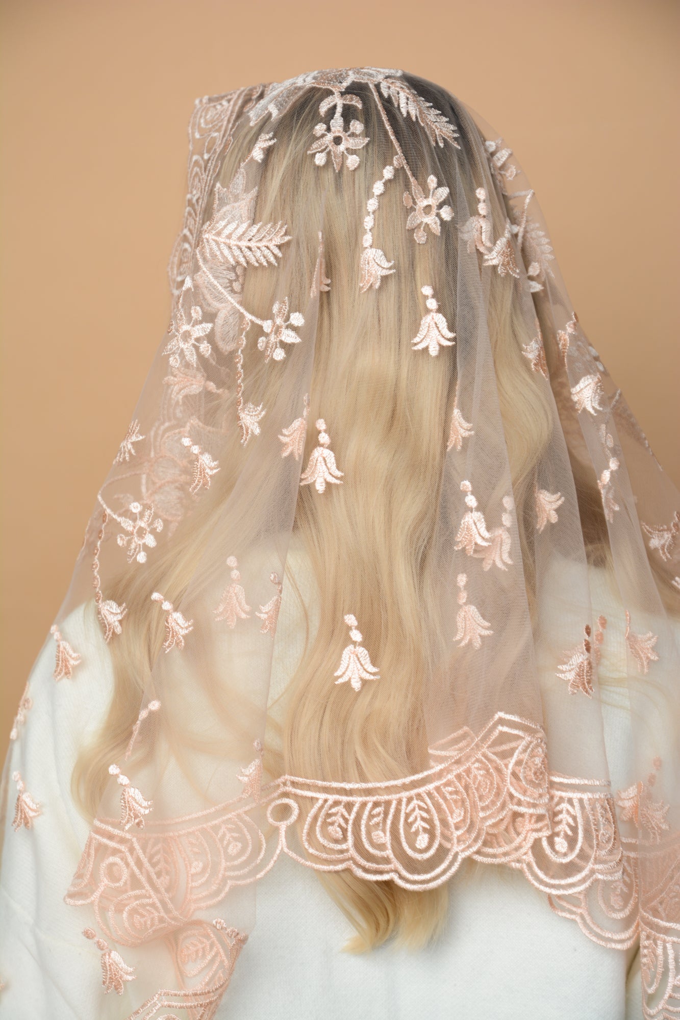LONG PEACH MANTILLA