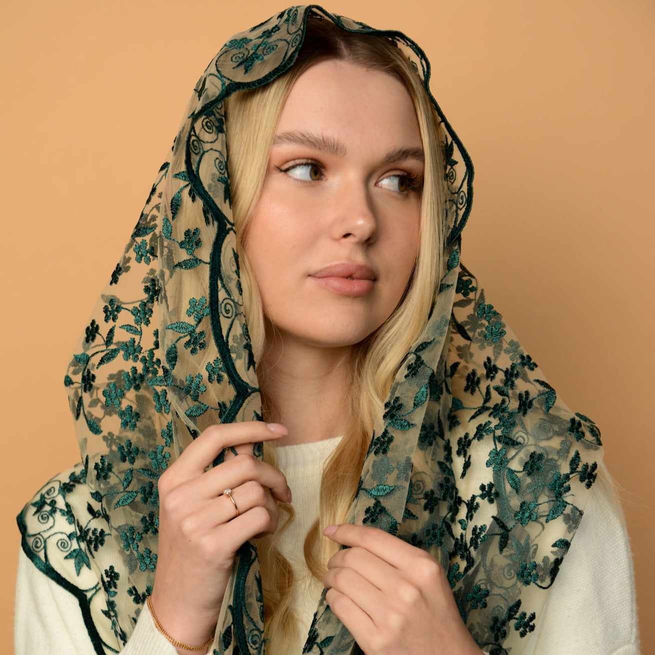 Green Infinity Mantilla - MariaVeils