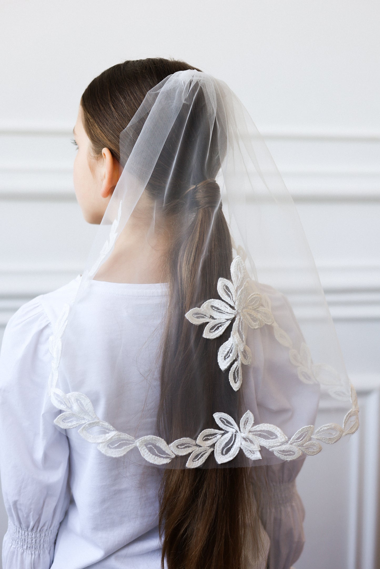 CLASSIC TULLE MANTILLA - MariaVeils