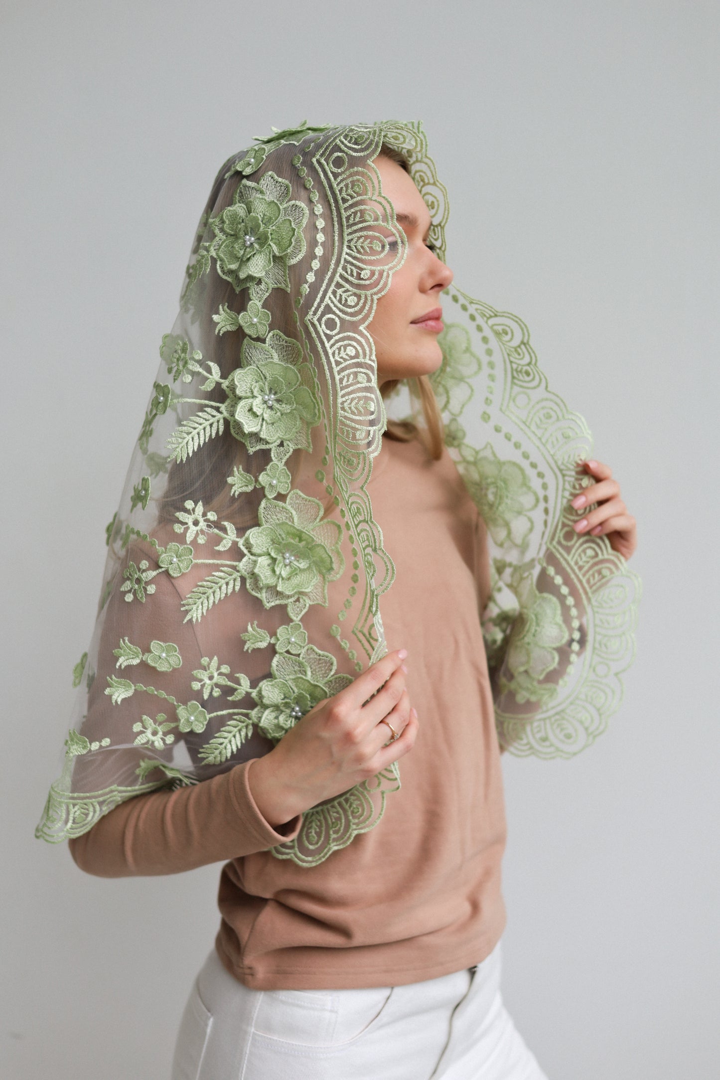 NEW 3D PISTACHIO VEIL