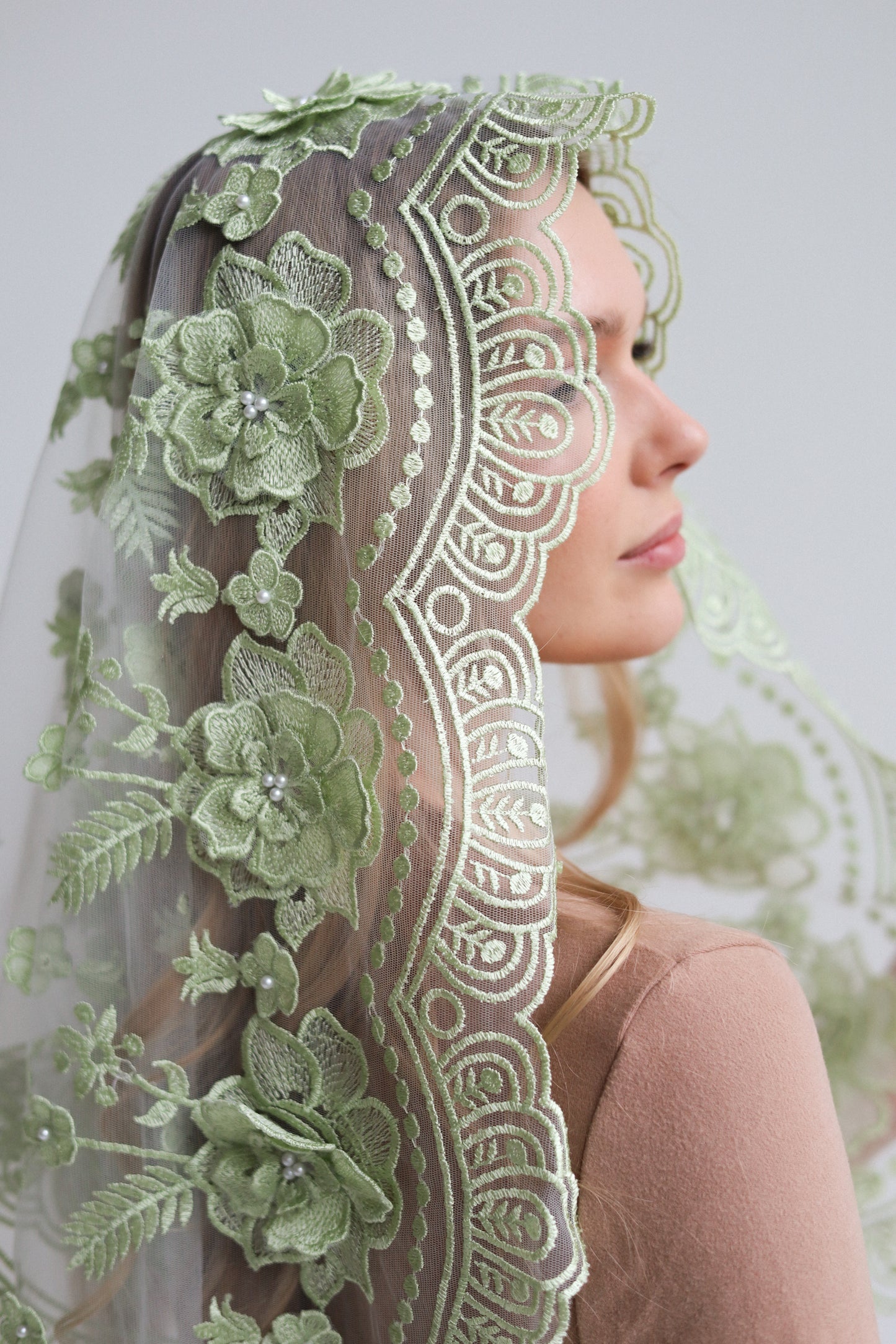 NEW 3D PISTACHIO VEIL