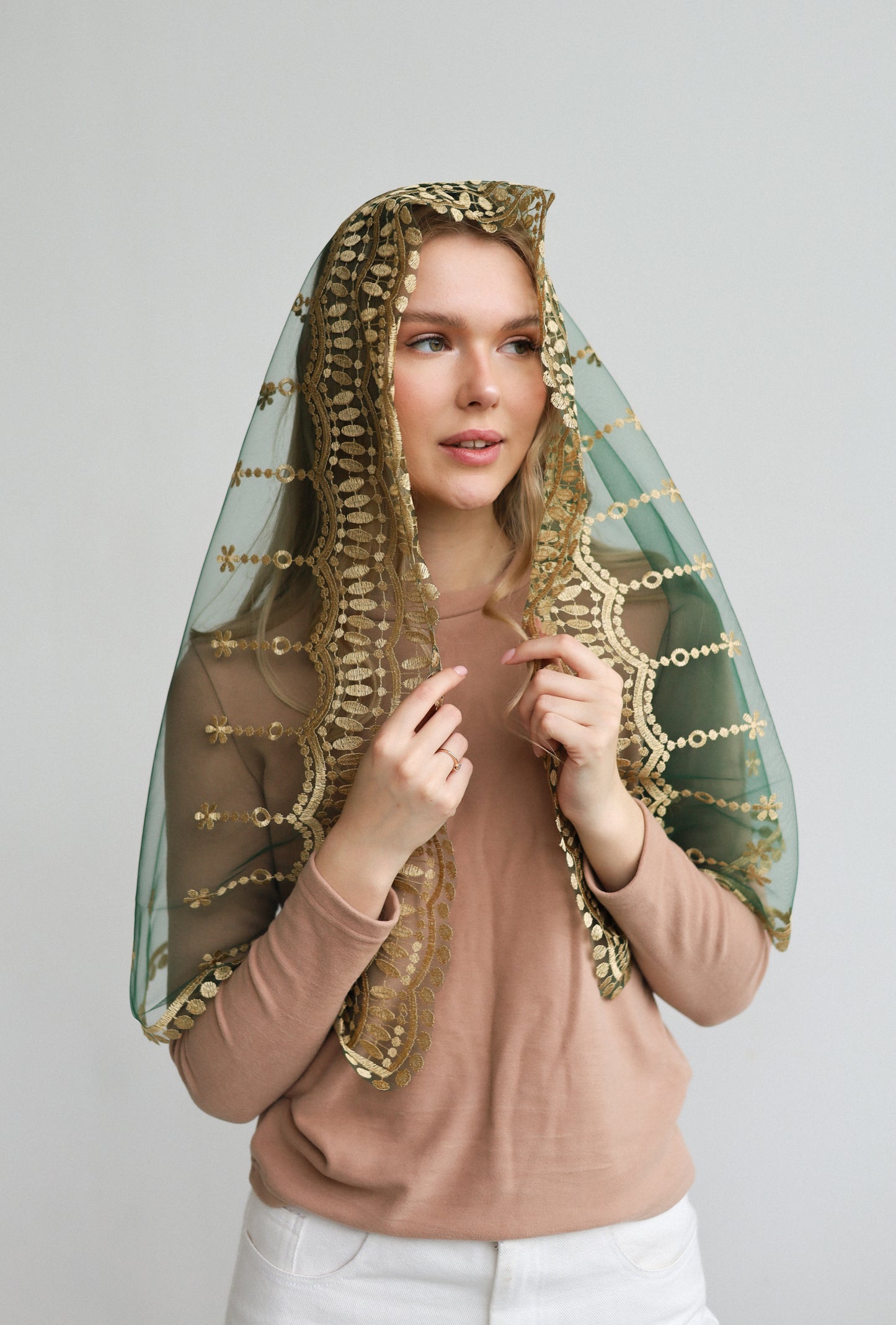 VEIL WITH HEART EMBROIDERY