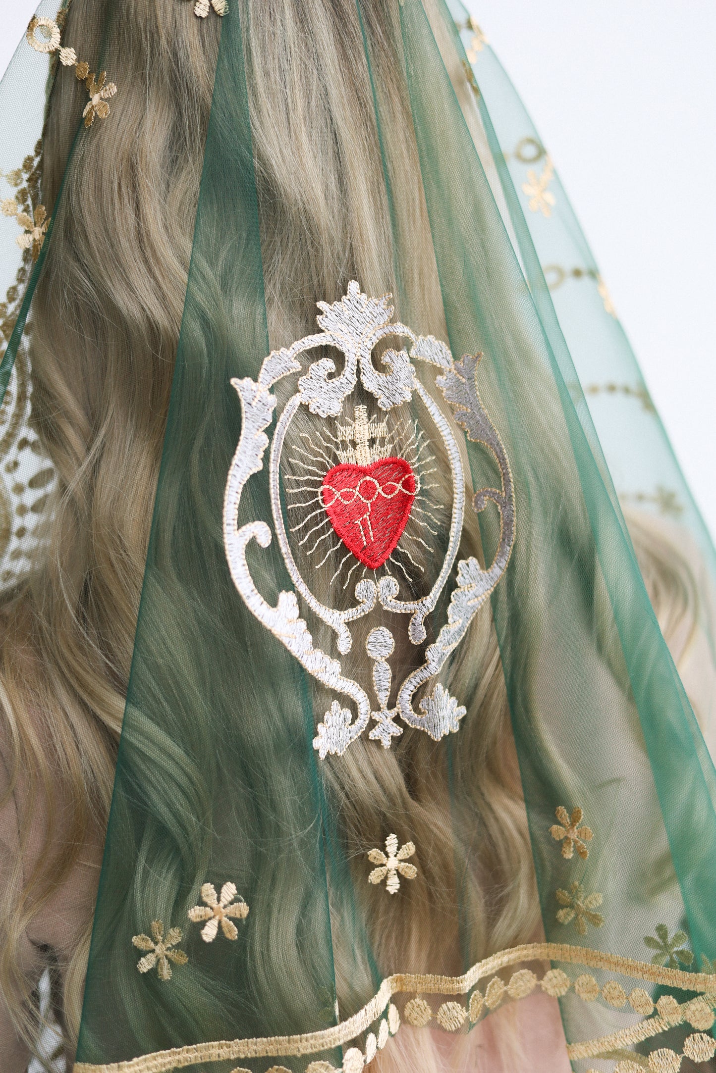 VEIL WITH HEART EMBROIDERY