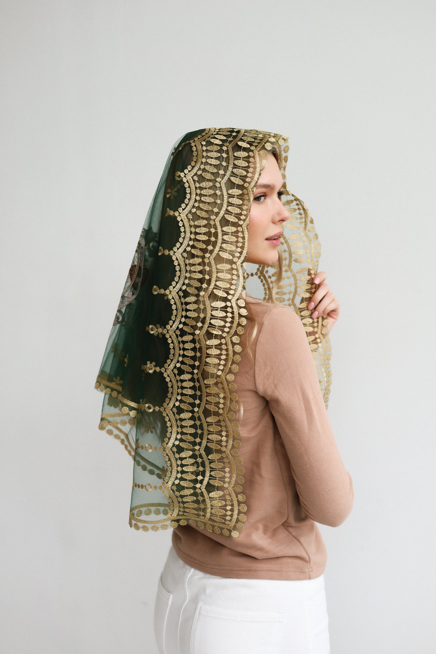 VEIL WITH HEART EMBROIDERY