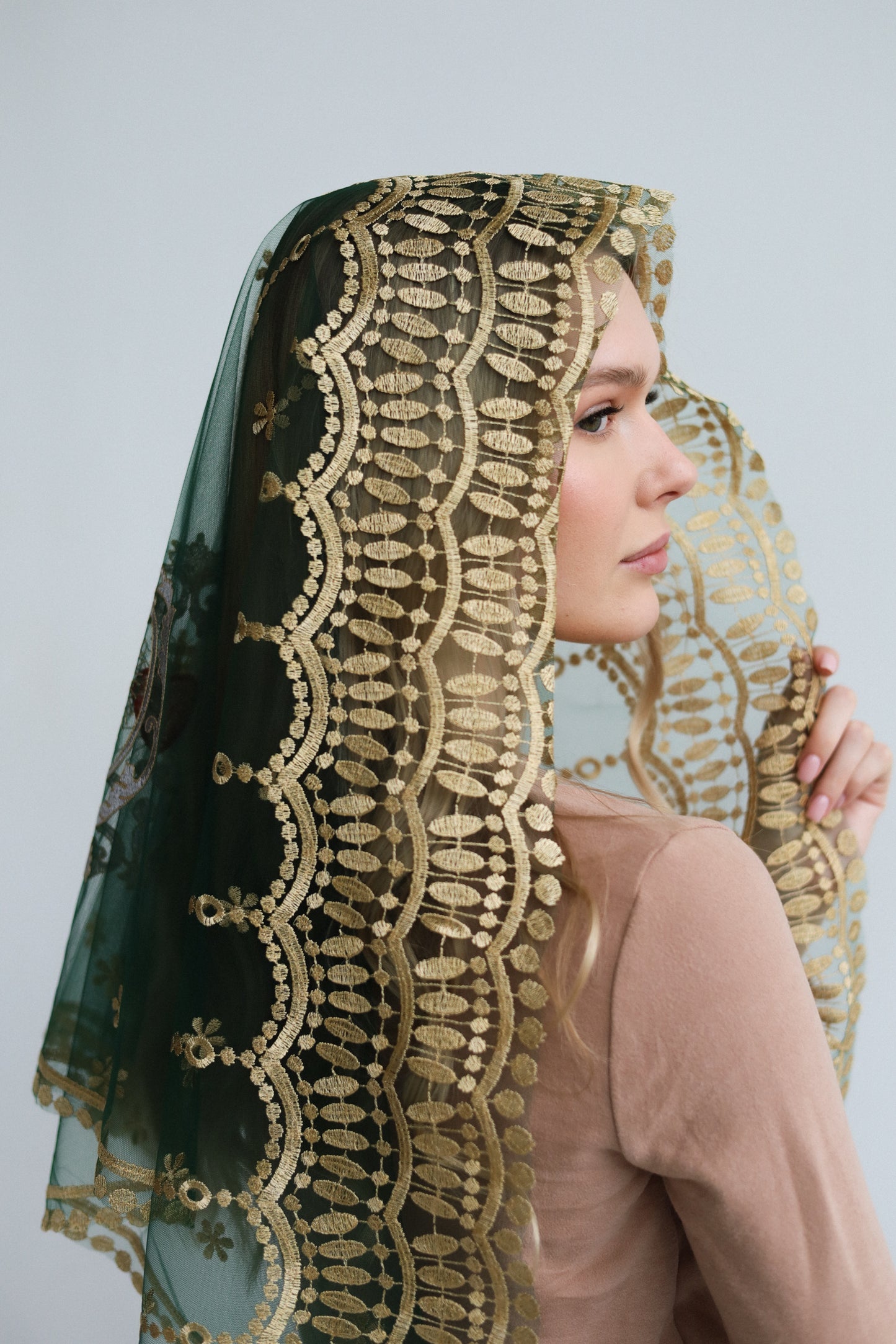 VEIL WITH HEART EMBROIDERY