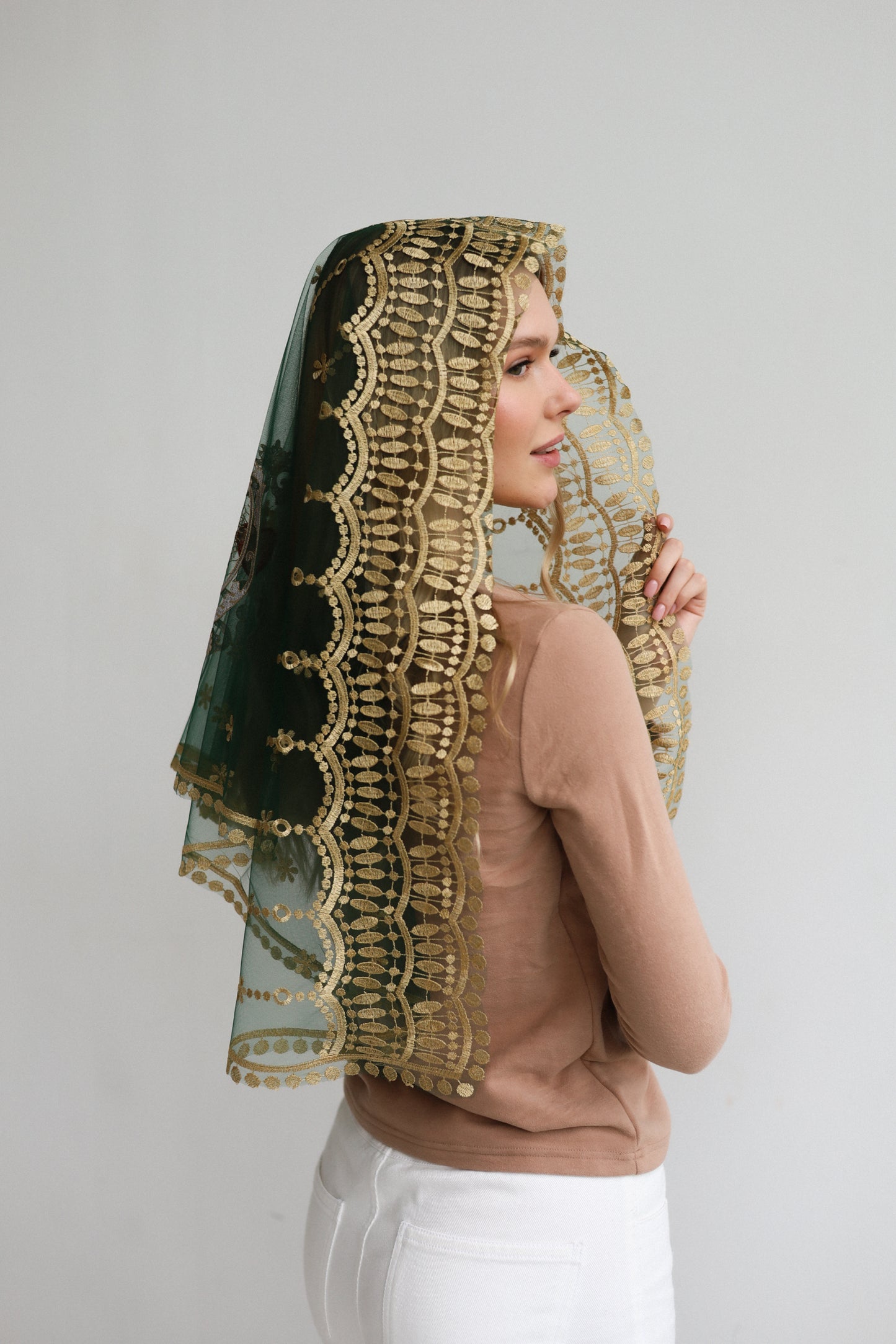 VEIL WITH HEART EMBROIDERY