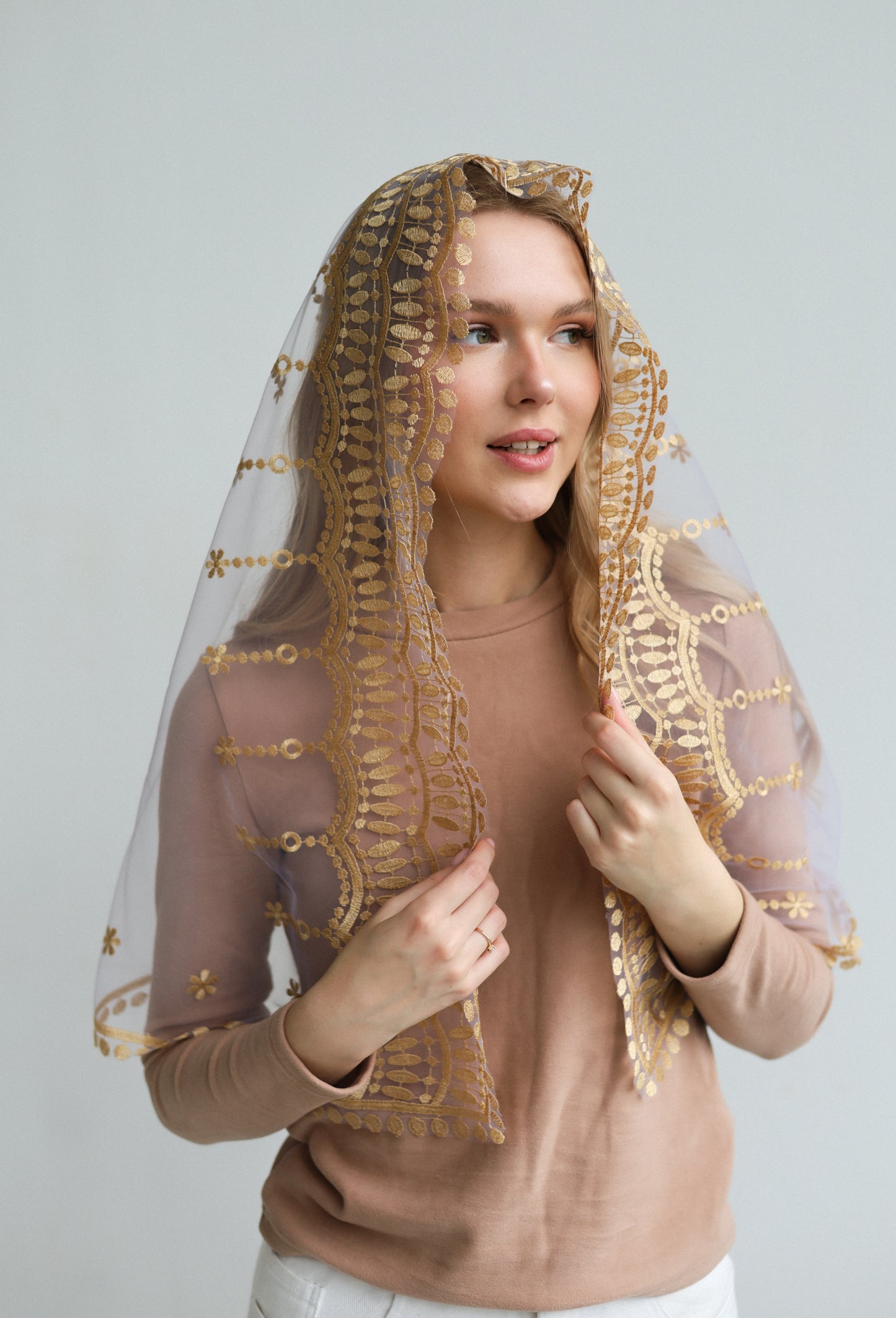 VEIL WITH HEART EMBROIDERY