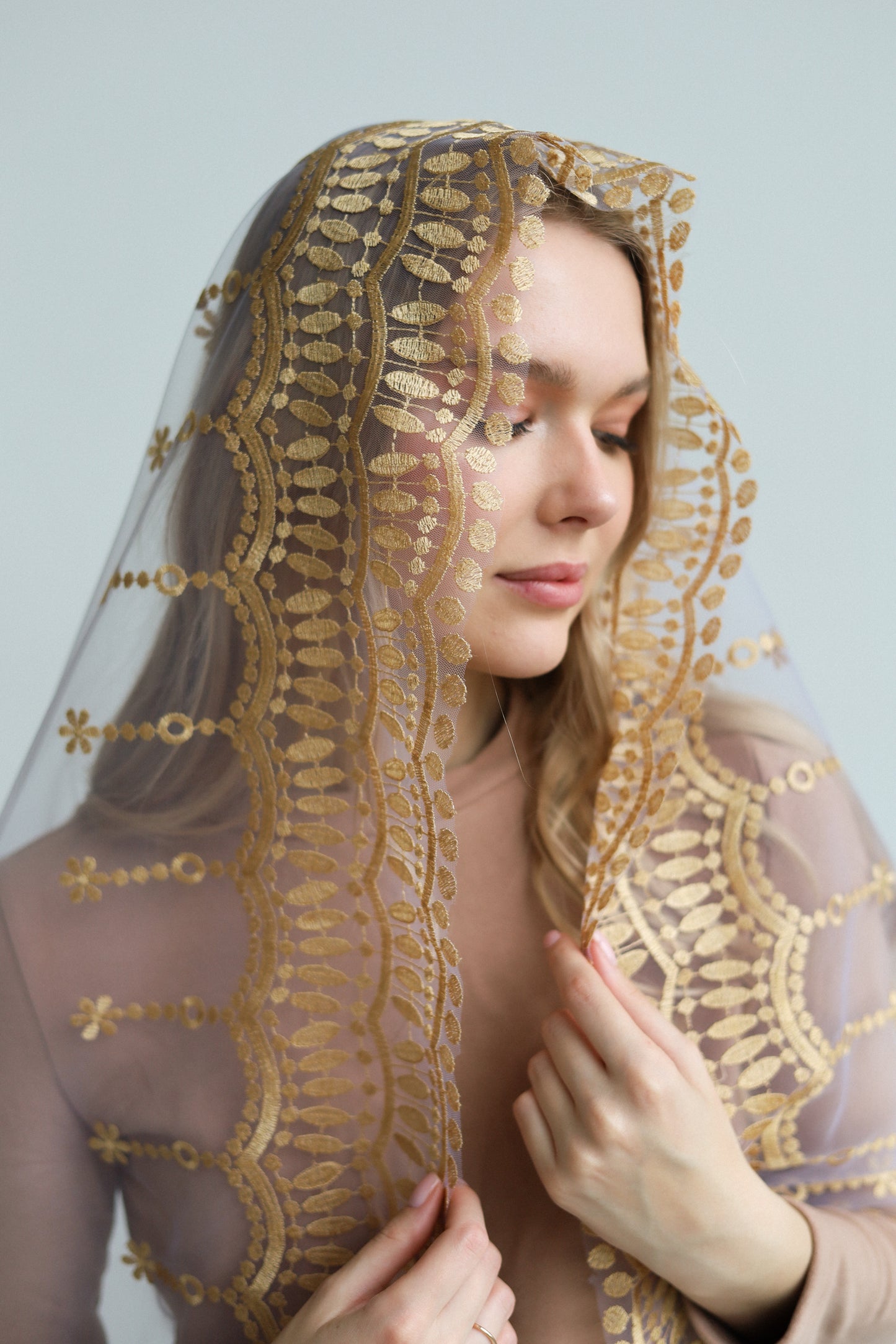 VEIL WITH HEART EMBROIDERY