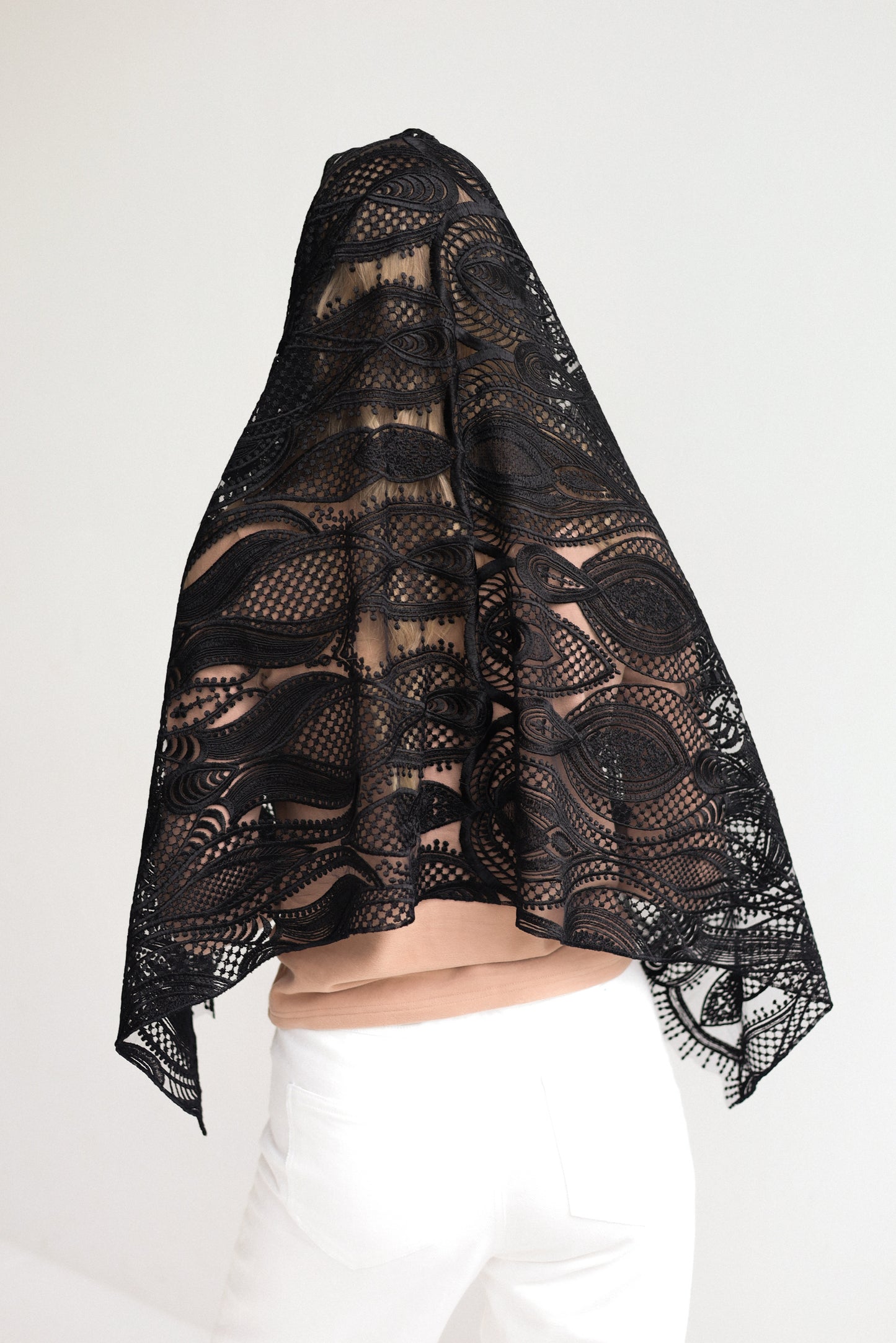 EXTRA LONG BLACK VEIL