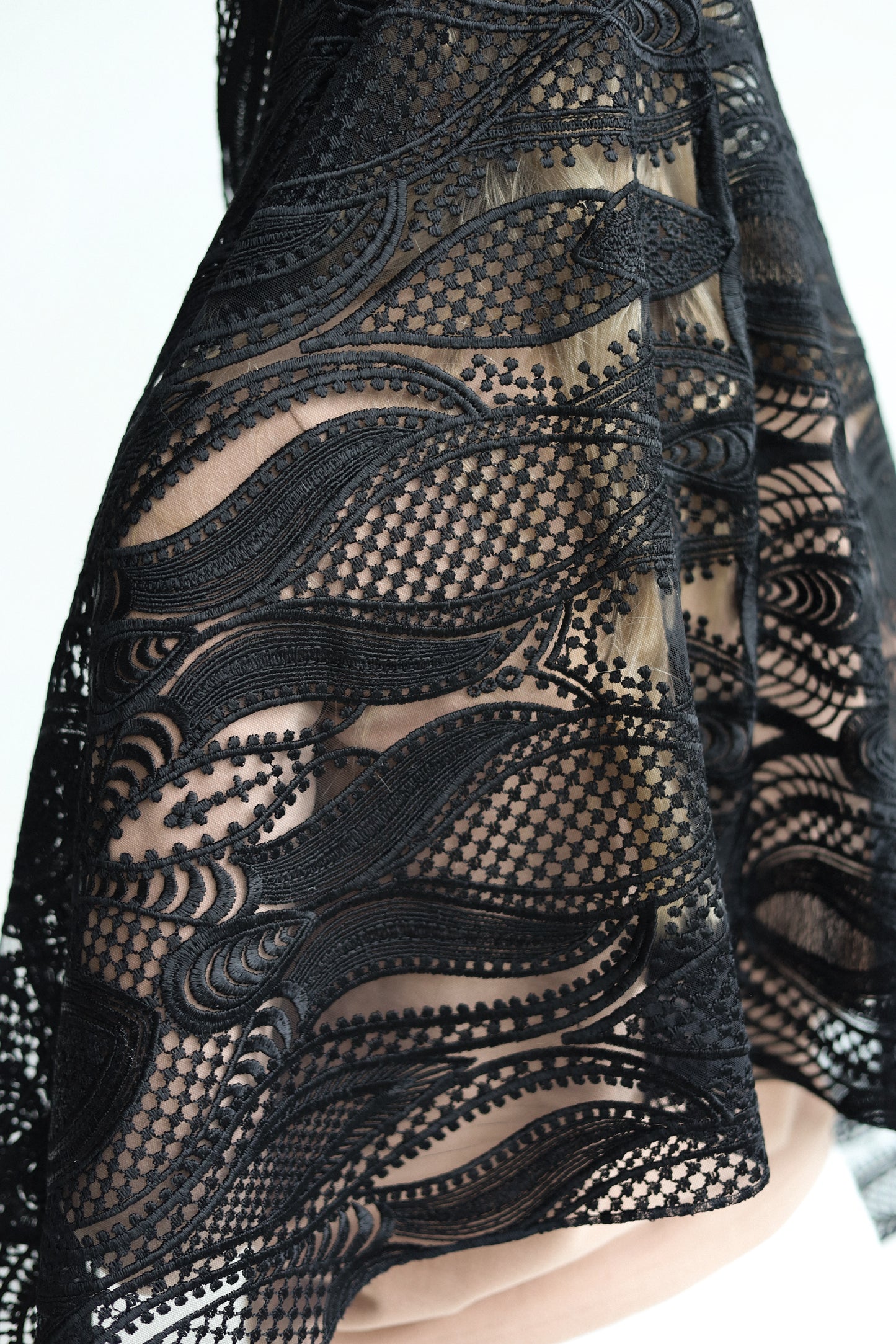 EXTRA LONG BLACK VEIL