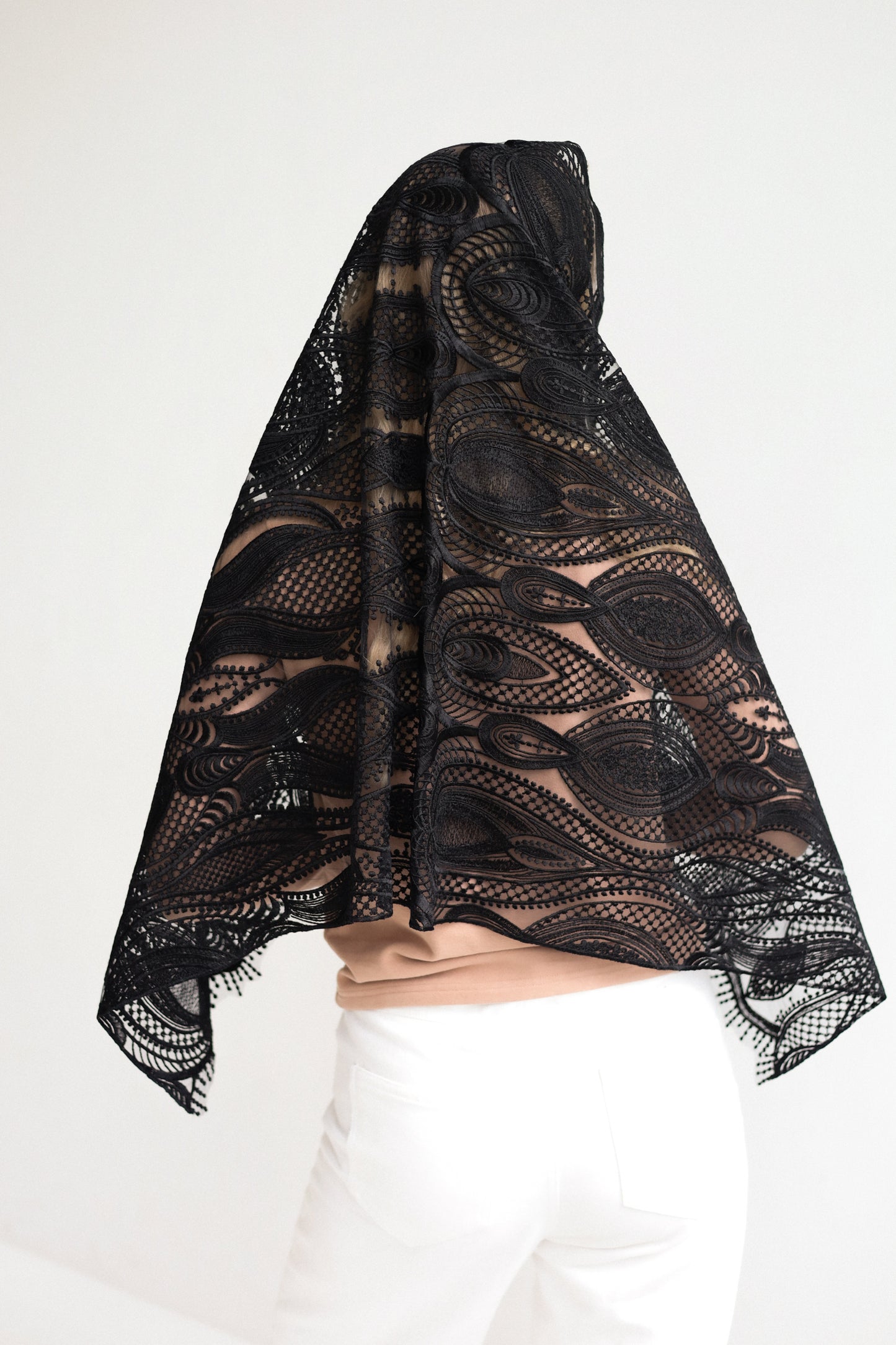 EXTRA LONG BLACK VEIL