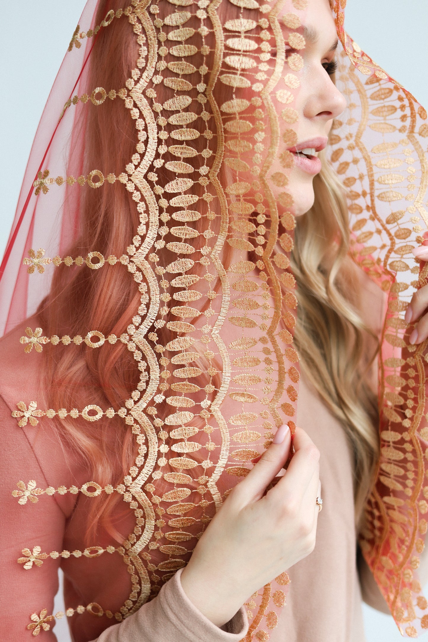 RED VEIL WITH HEART
