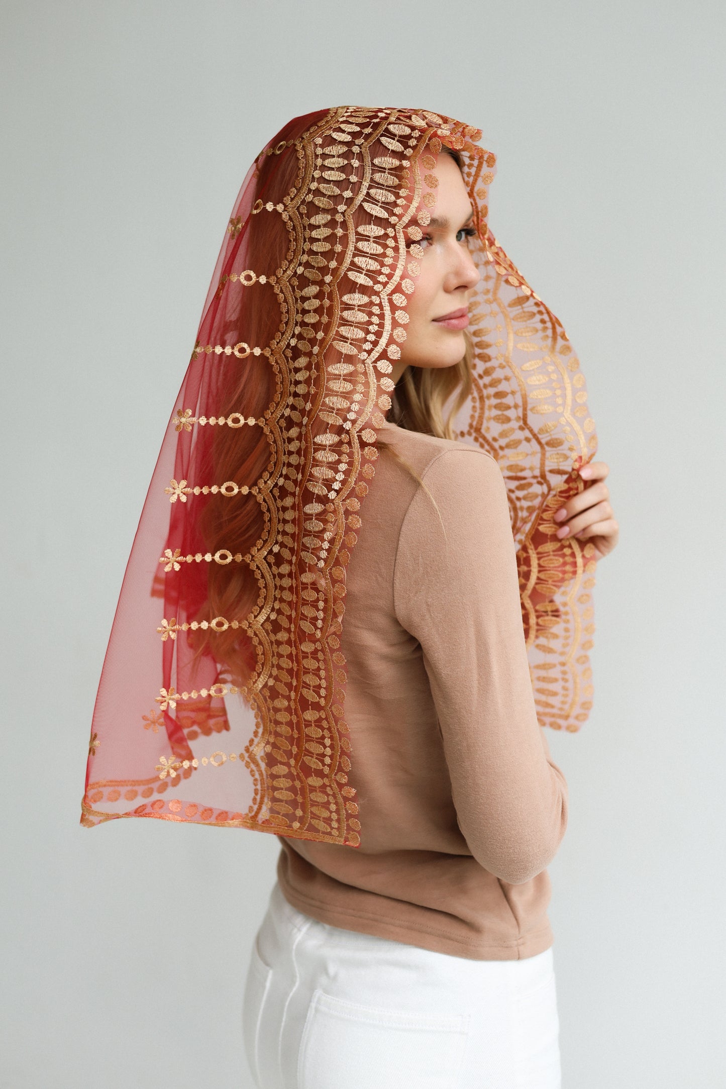 RED VEIL WITH HEART