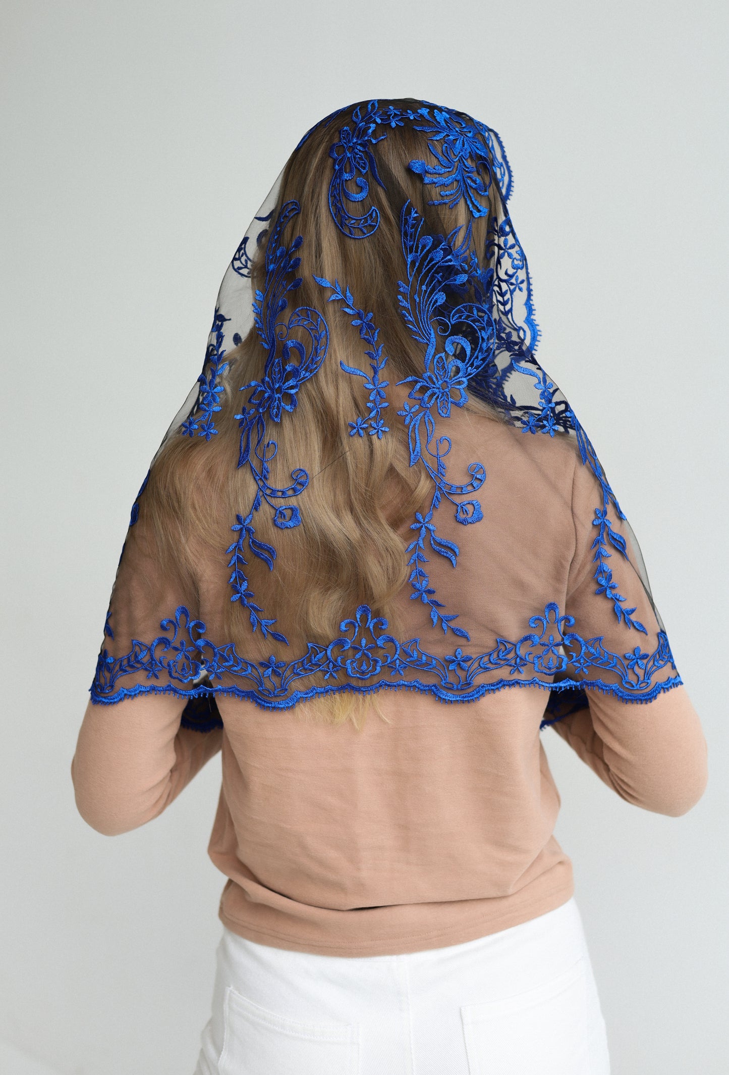 BLUE INFINITY MANTILLA