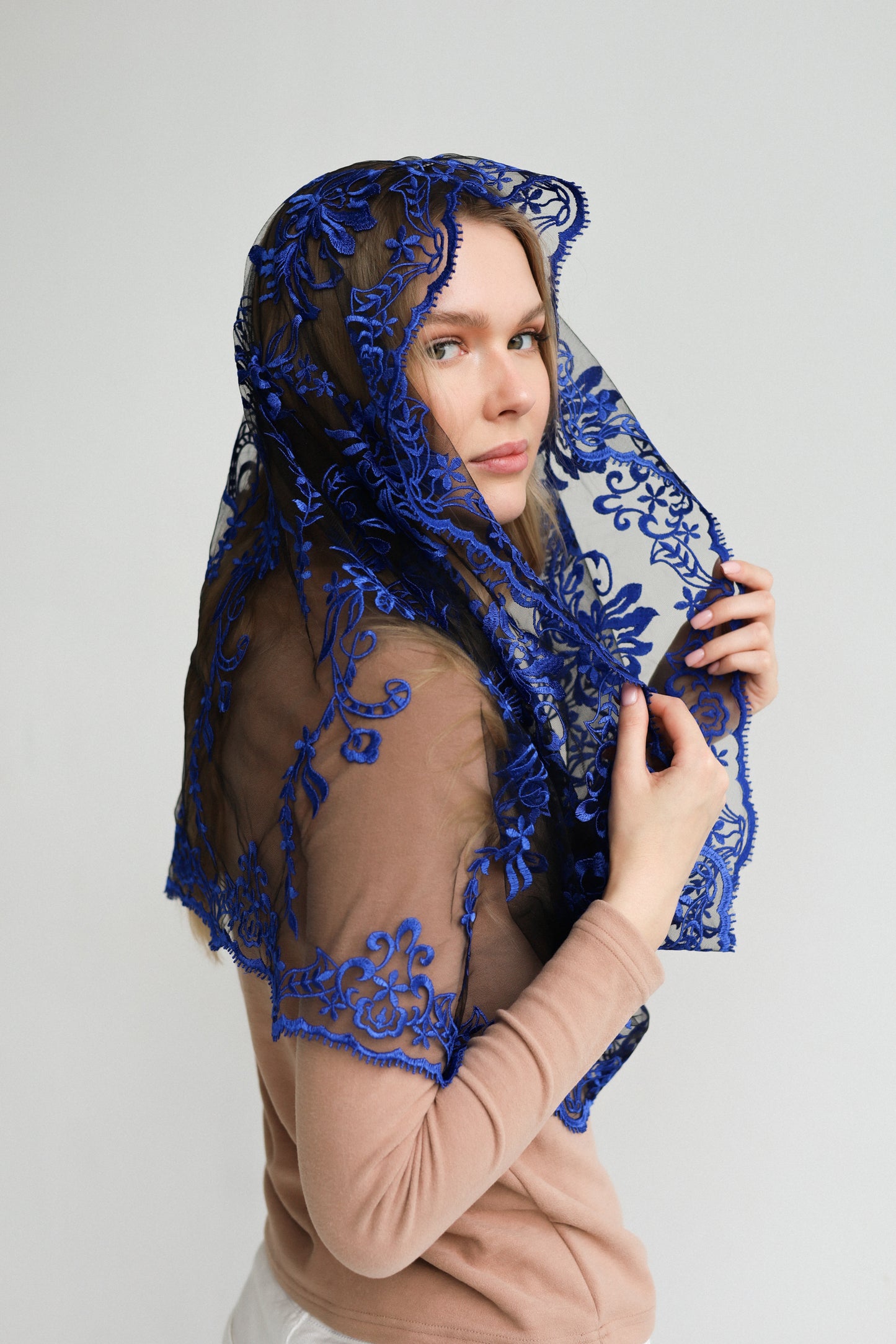 BLUE INFINITY MANTILLA