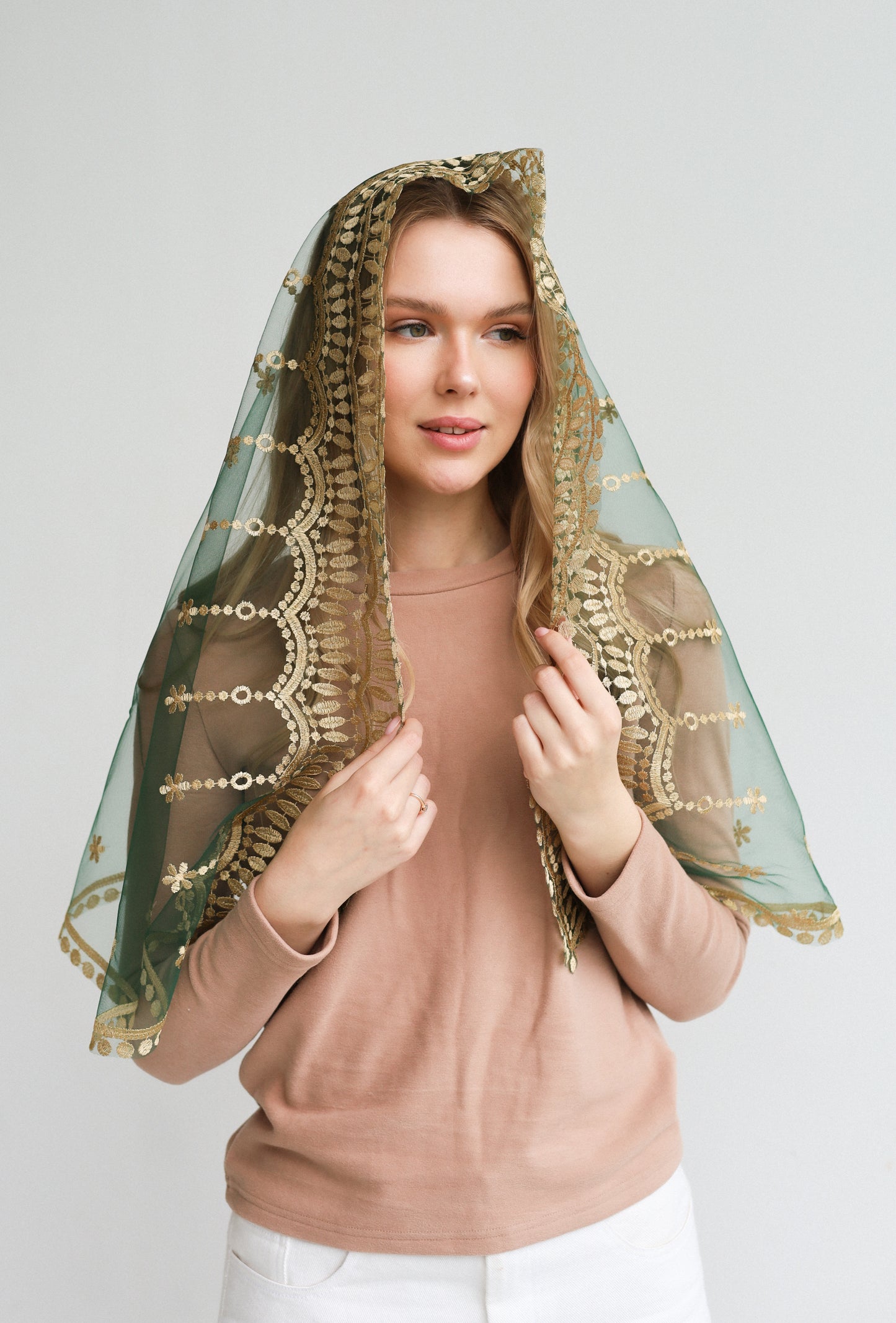 AVE MARIA EMBROIDERY VEIL