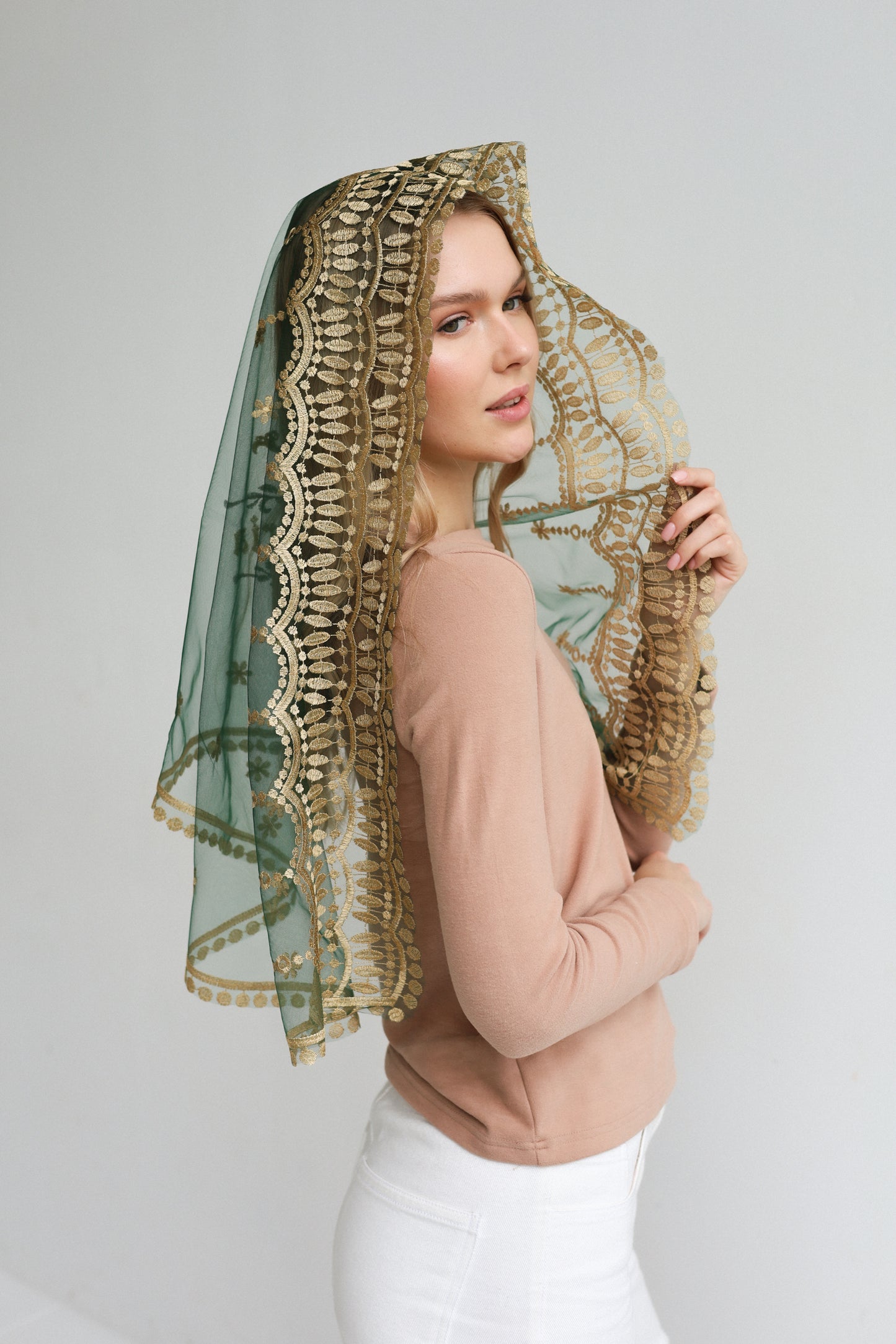 AVE MARIA EMBROIDERY VEIL