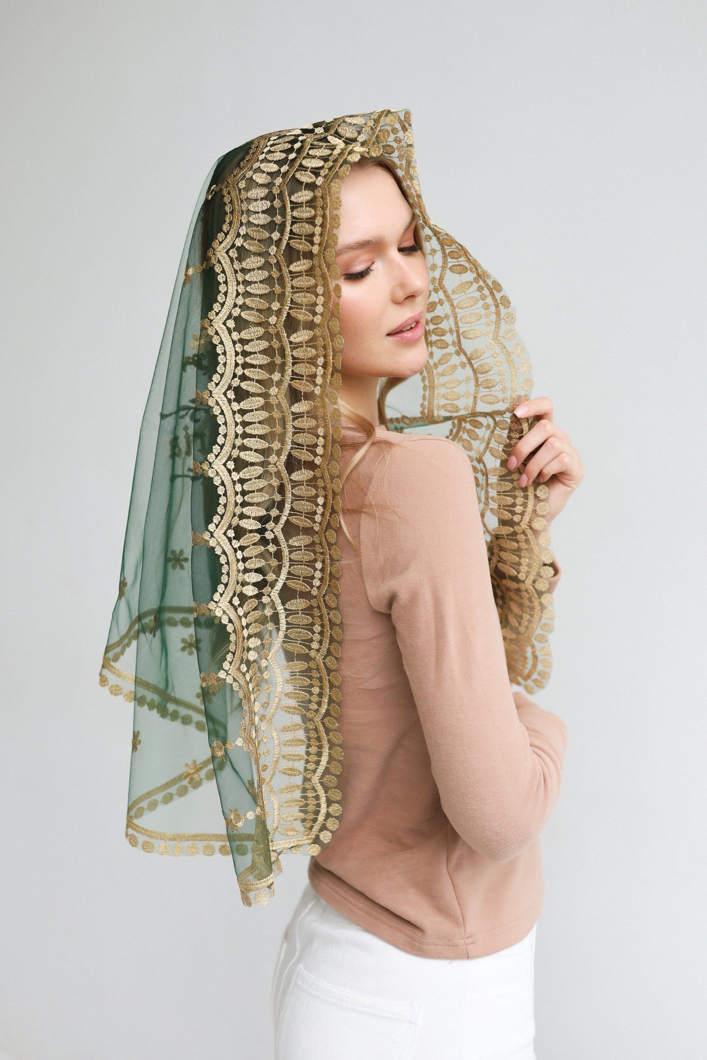 AVE MARIA EMBROIDERY VEIL