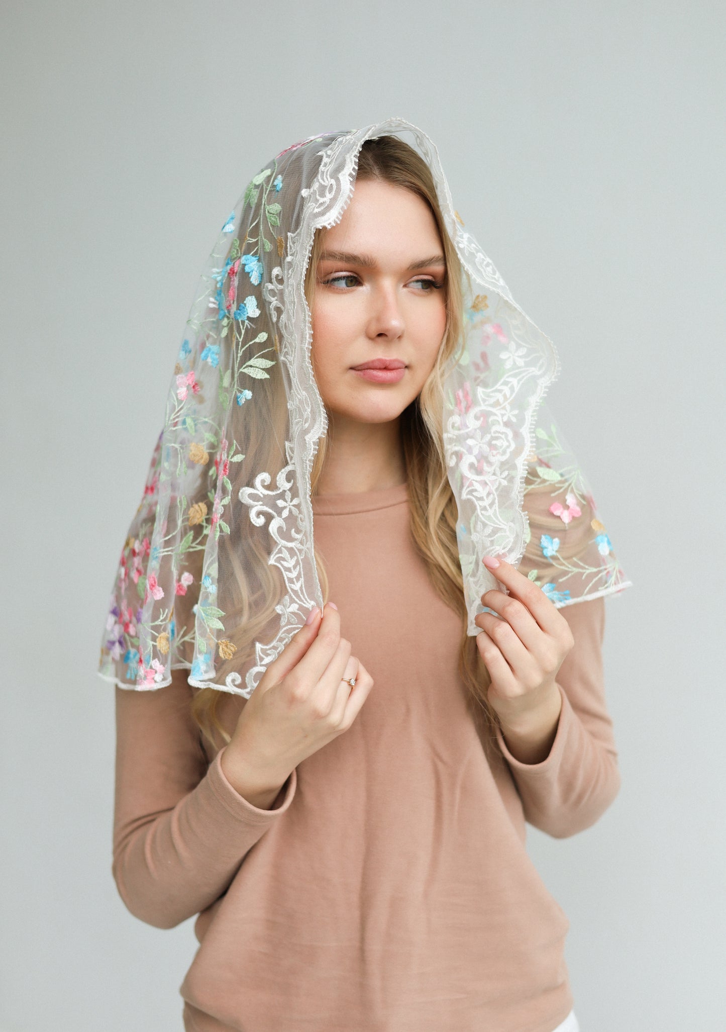 COLORED FLORAL VEIL