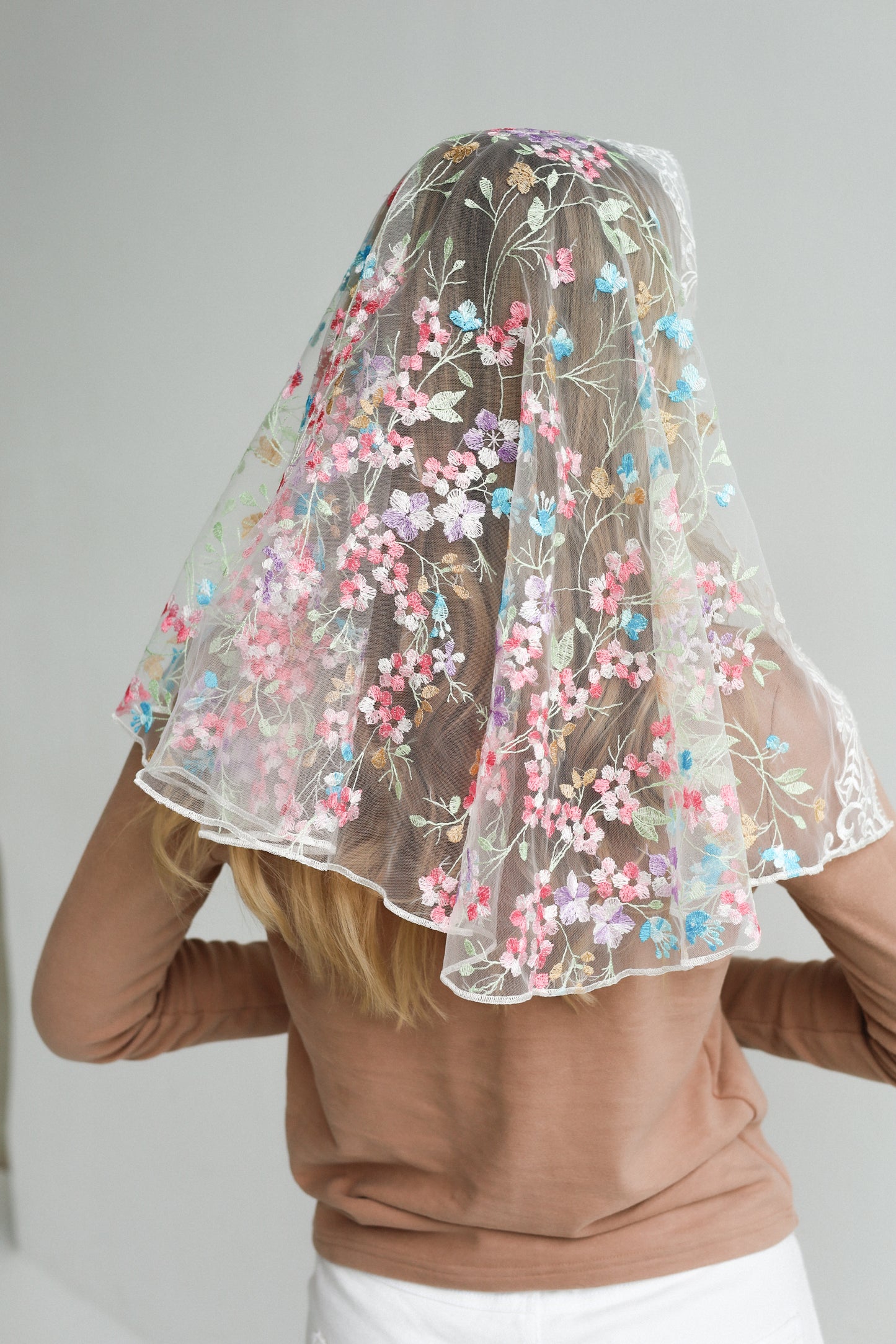 COLORED FLORAL VEIL
