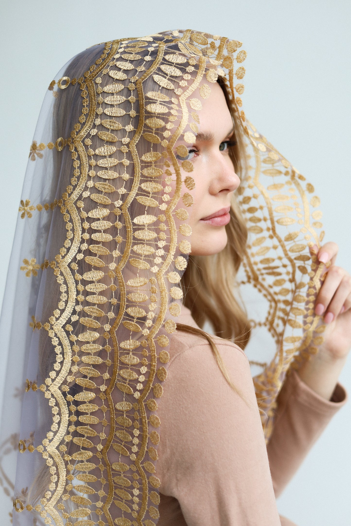 PURPLE VEIL WITH EMBROIDERY