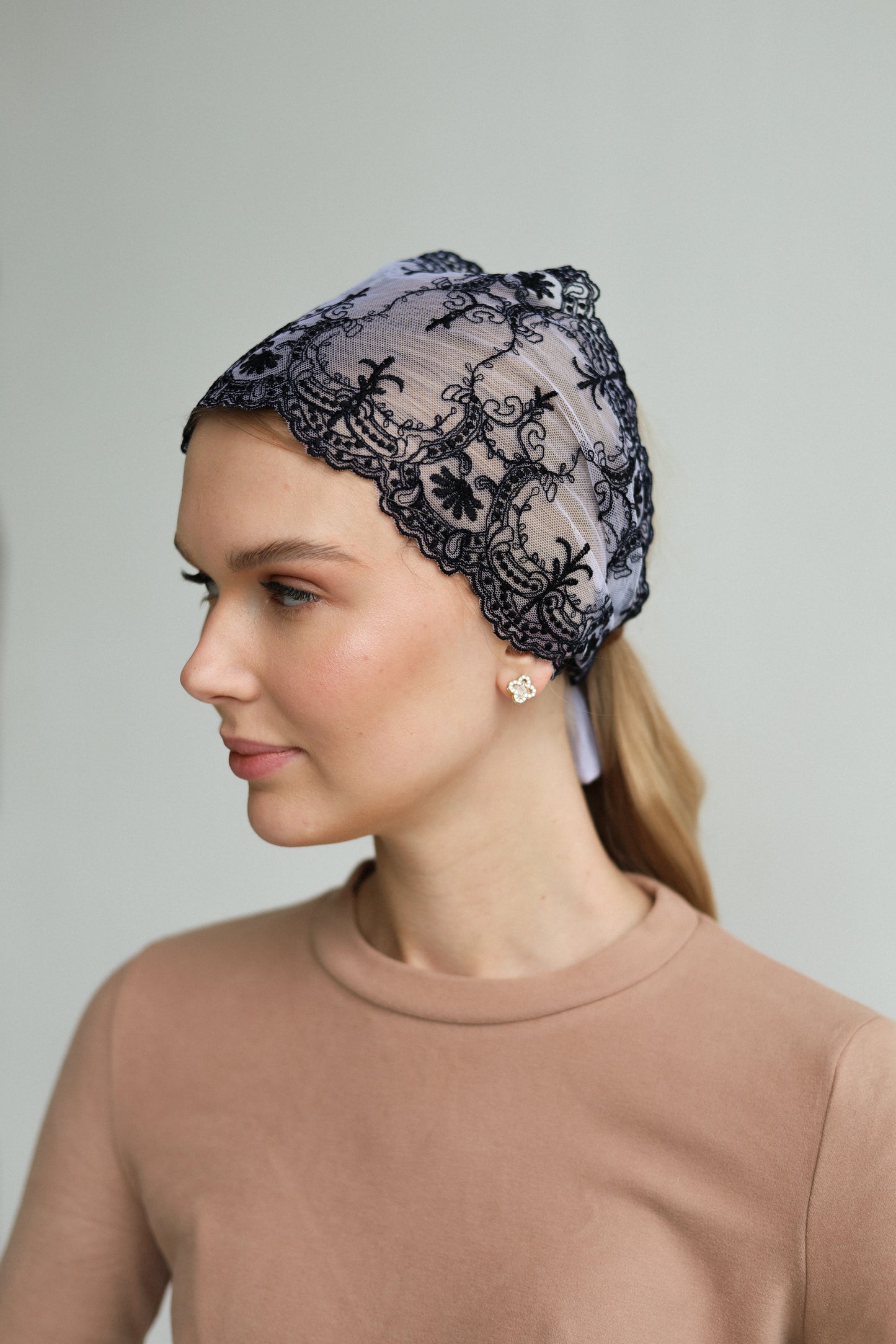 NEW BLACK & WHITE HEADBAND