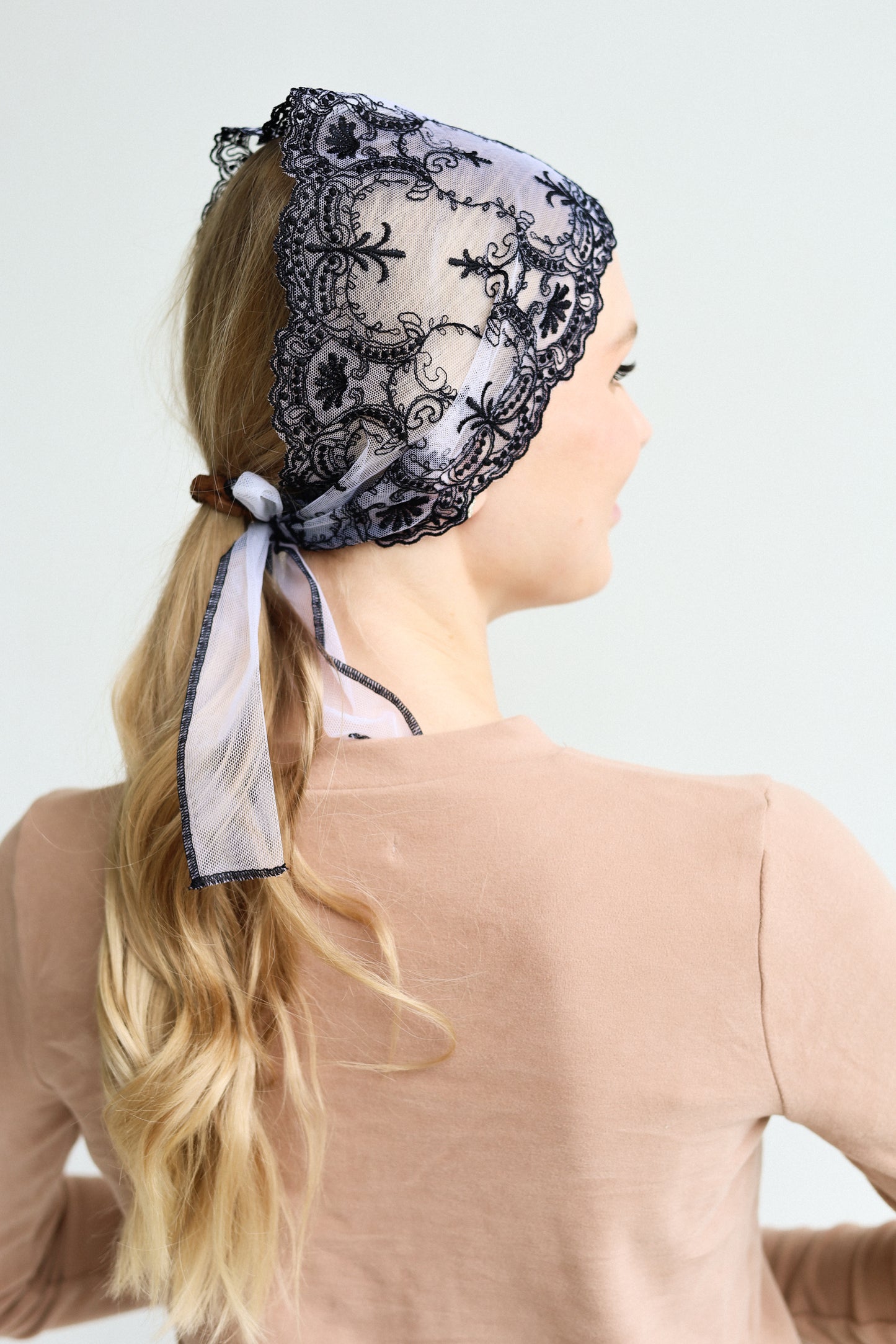 NEW BLACK & WHITE HEADBAND