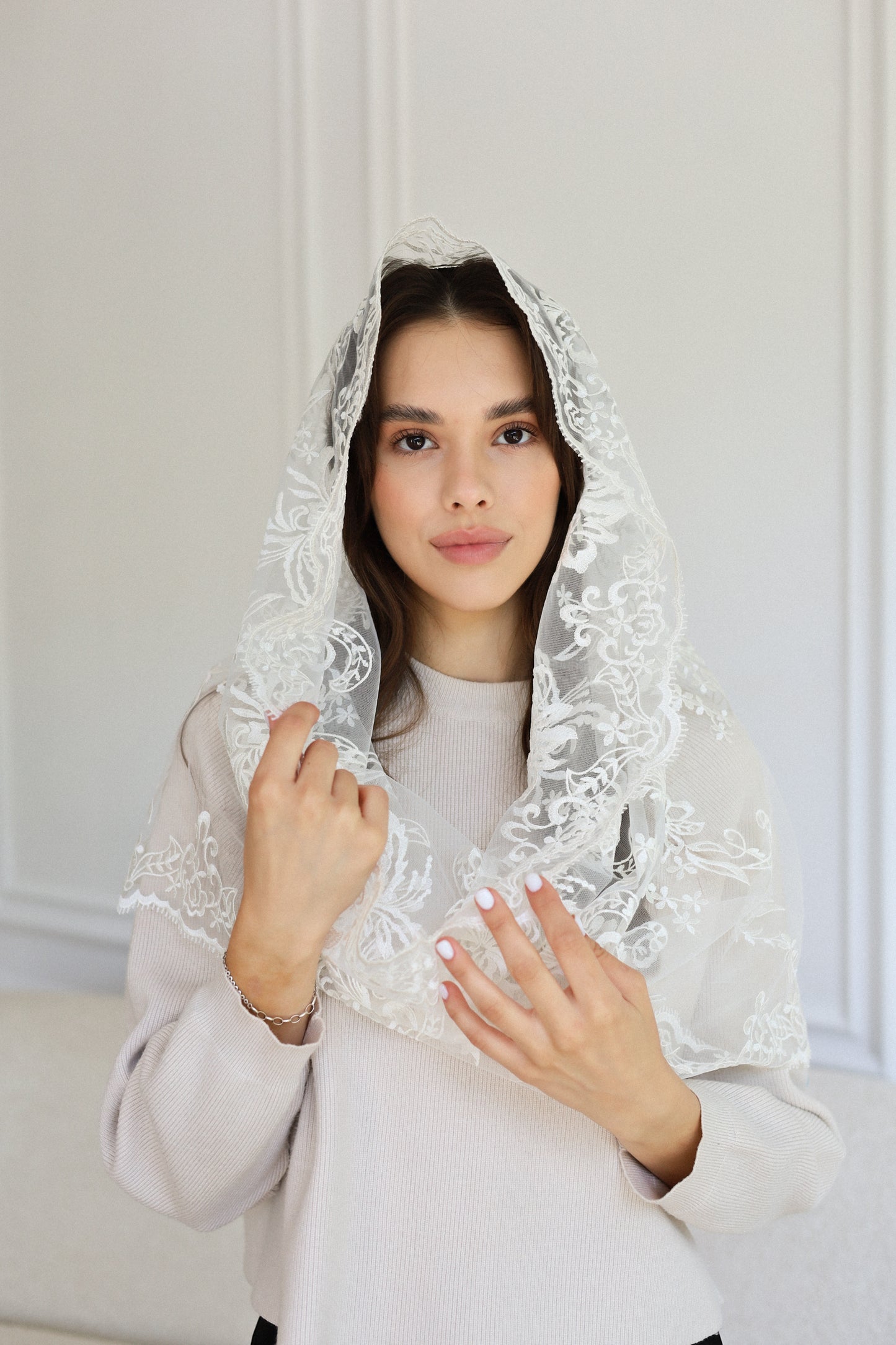 BLACK INFINITY MANTILLA