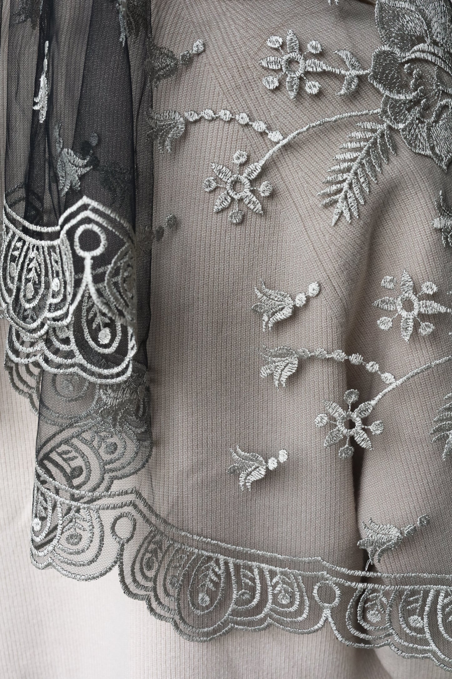 LONG GREY MANTILLA - MariaVeils