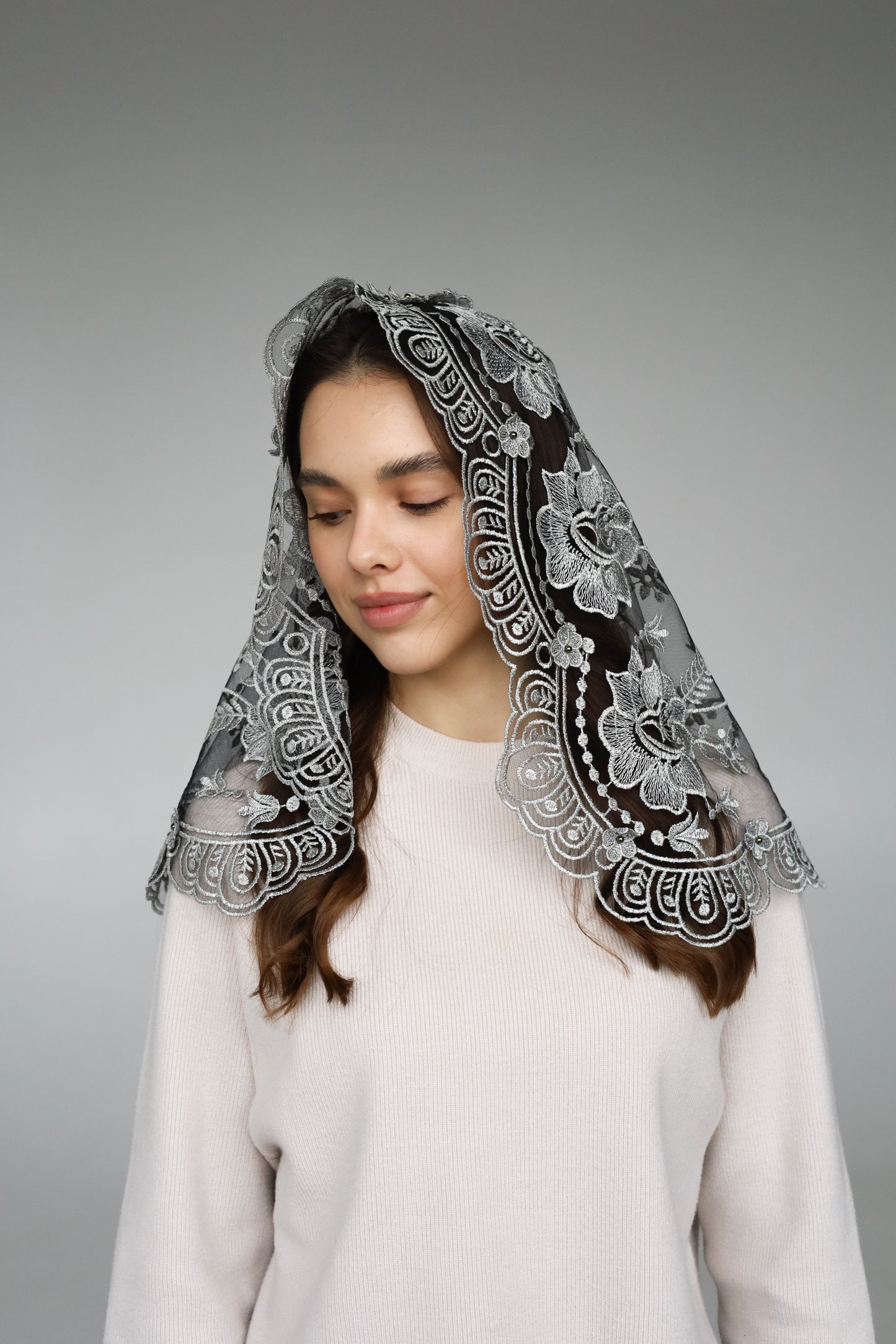 SHORT GREY 3D VEIL - MariaVeils