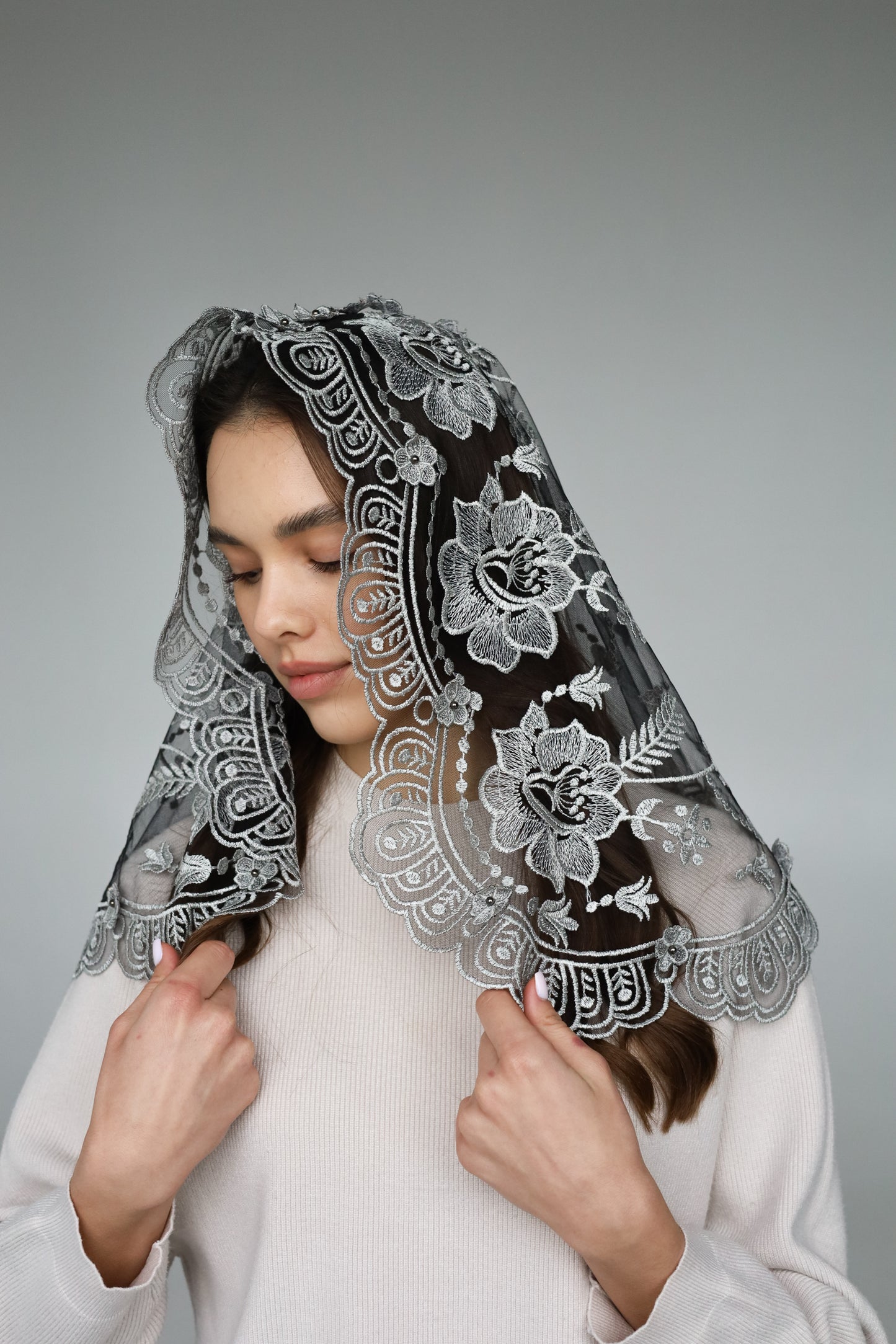 SHORT GREY 3D VEIL - MariaVeils