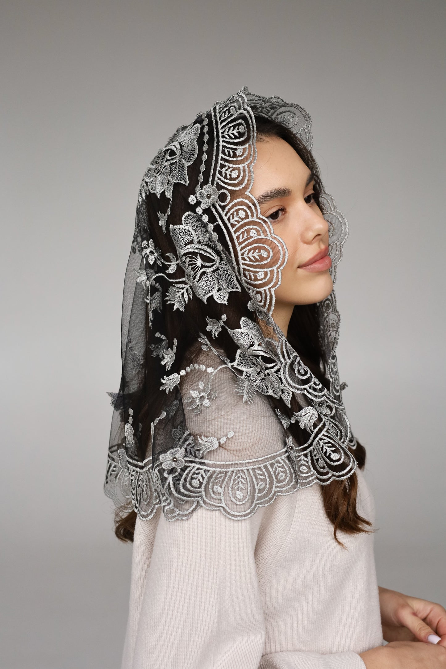 SHORT GREY 3D VEIL - MariaVeils
