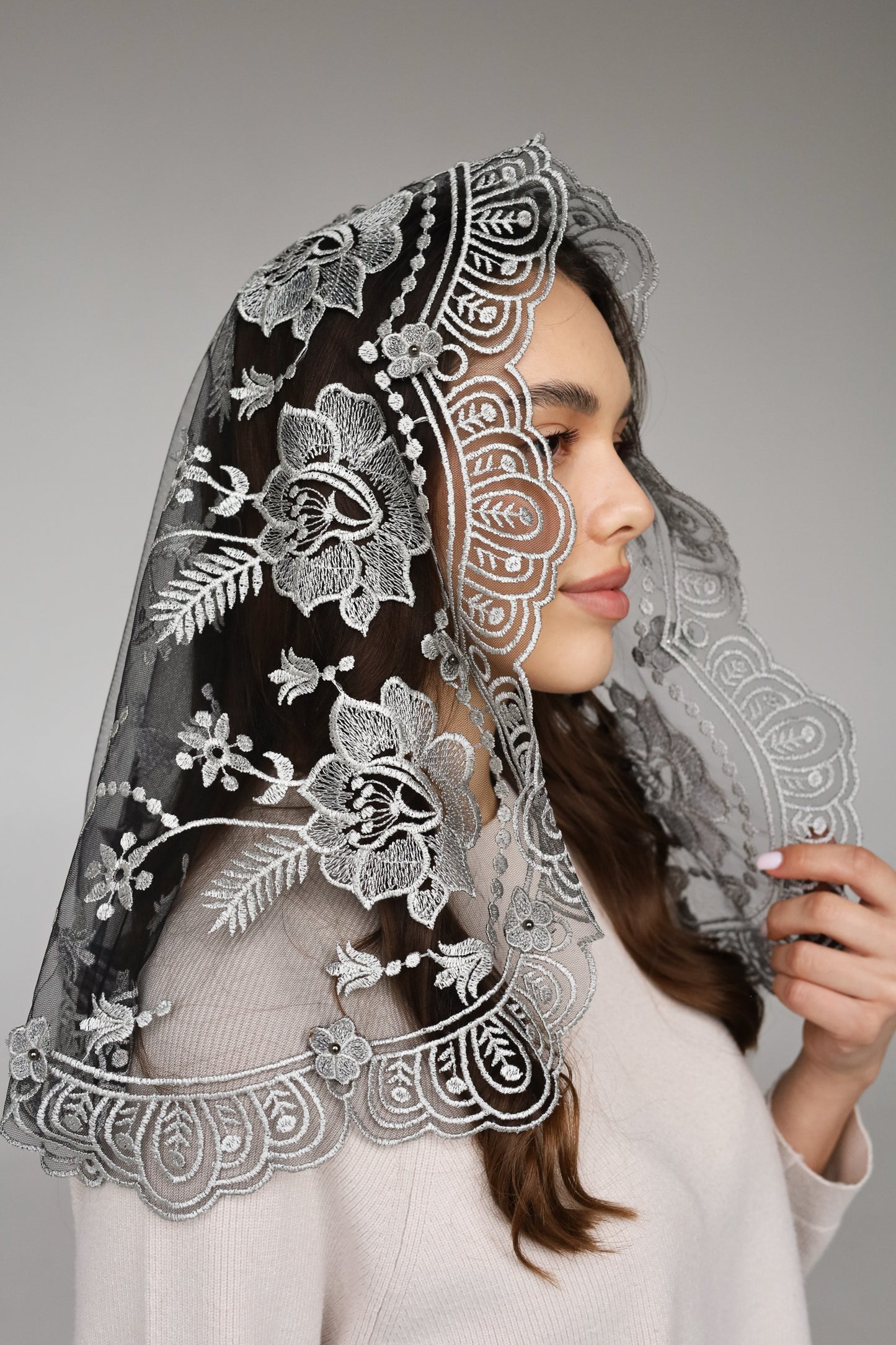SHORT GREY 3D VEIL - MariaVeils
