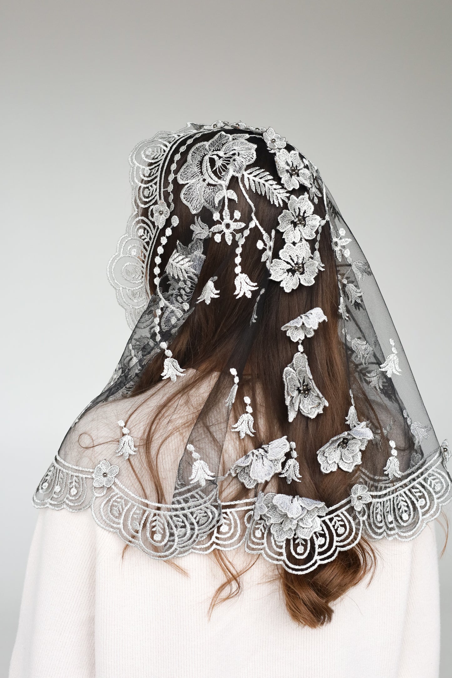 SHORT GREY 3D VEIL - MariaVeils