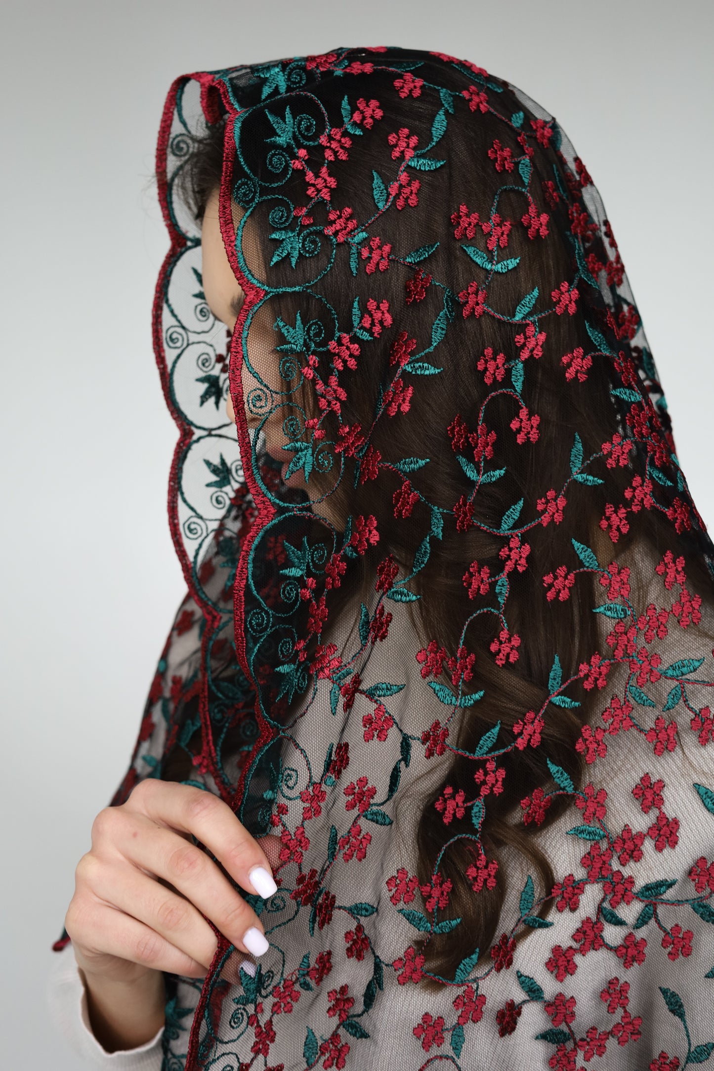 LONG RED & GREEN VEIL - MariaVeils