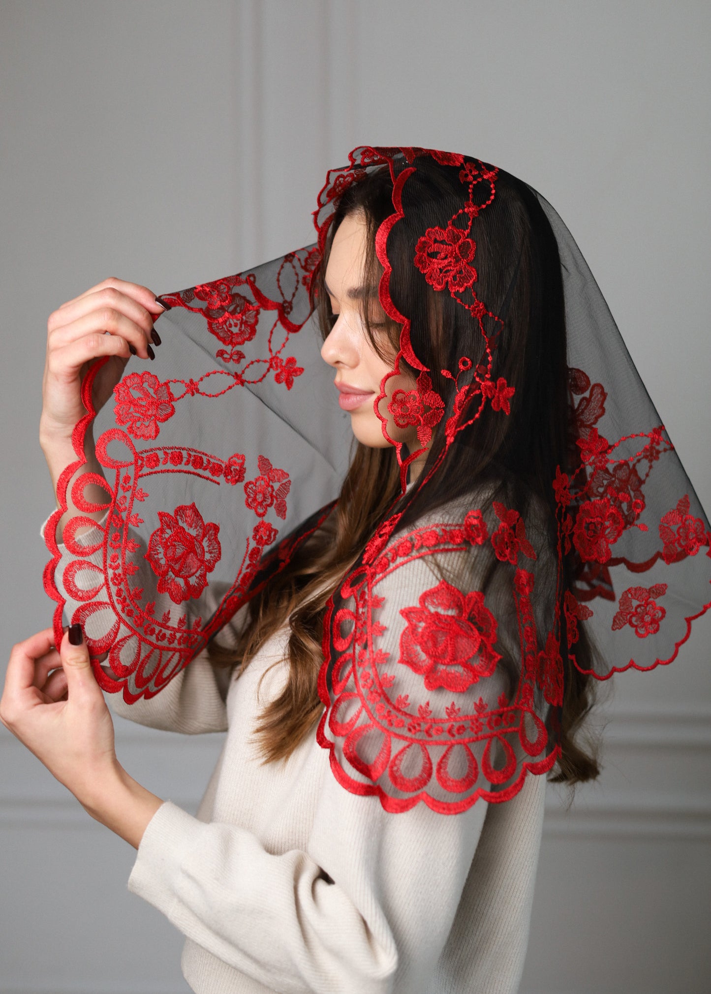 SHORT RED VEIL