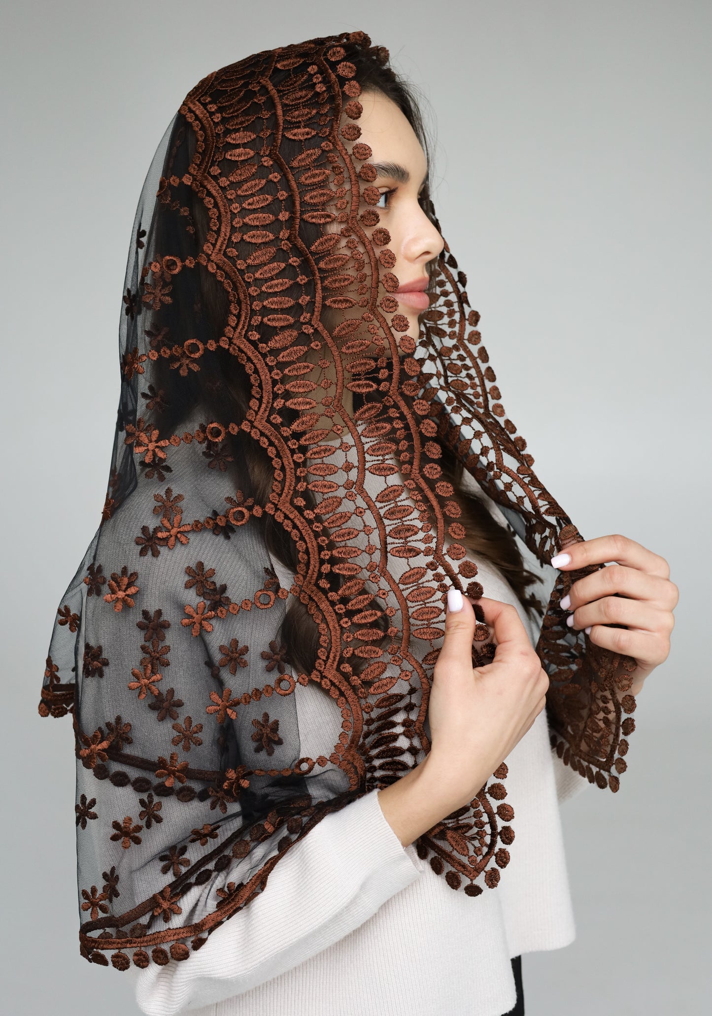 LONG BROWN MANTILLA - MariaVeils