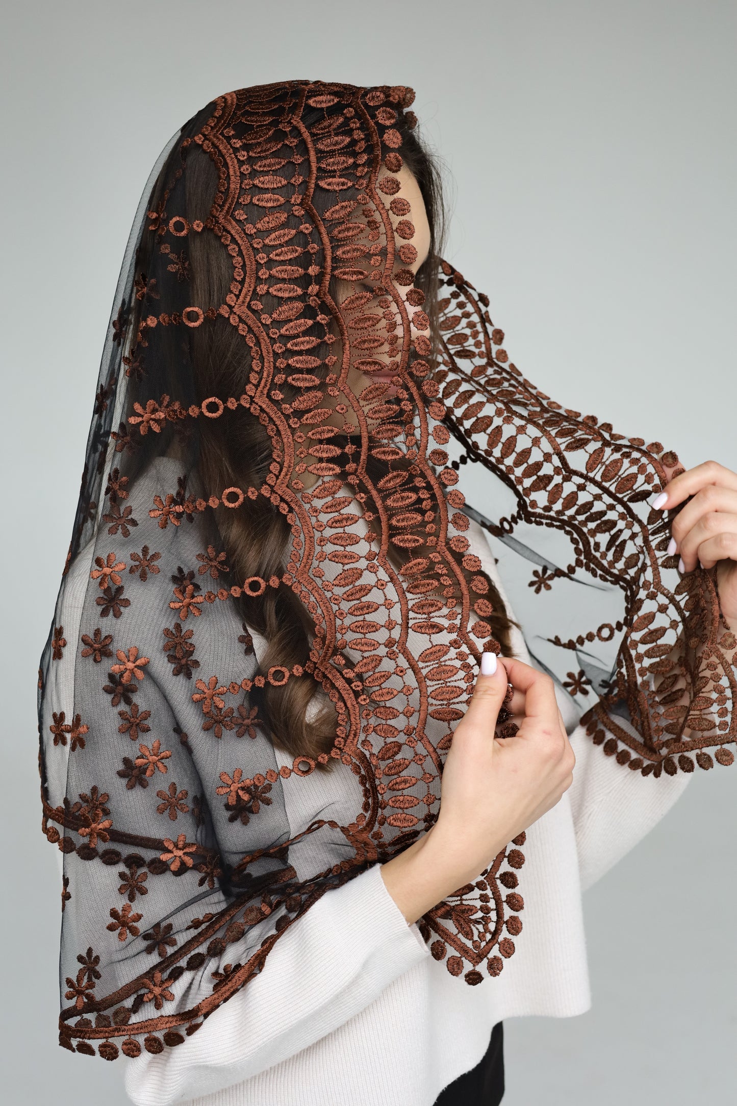LONG BROWN MANTILLA - MariaVeils