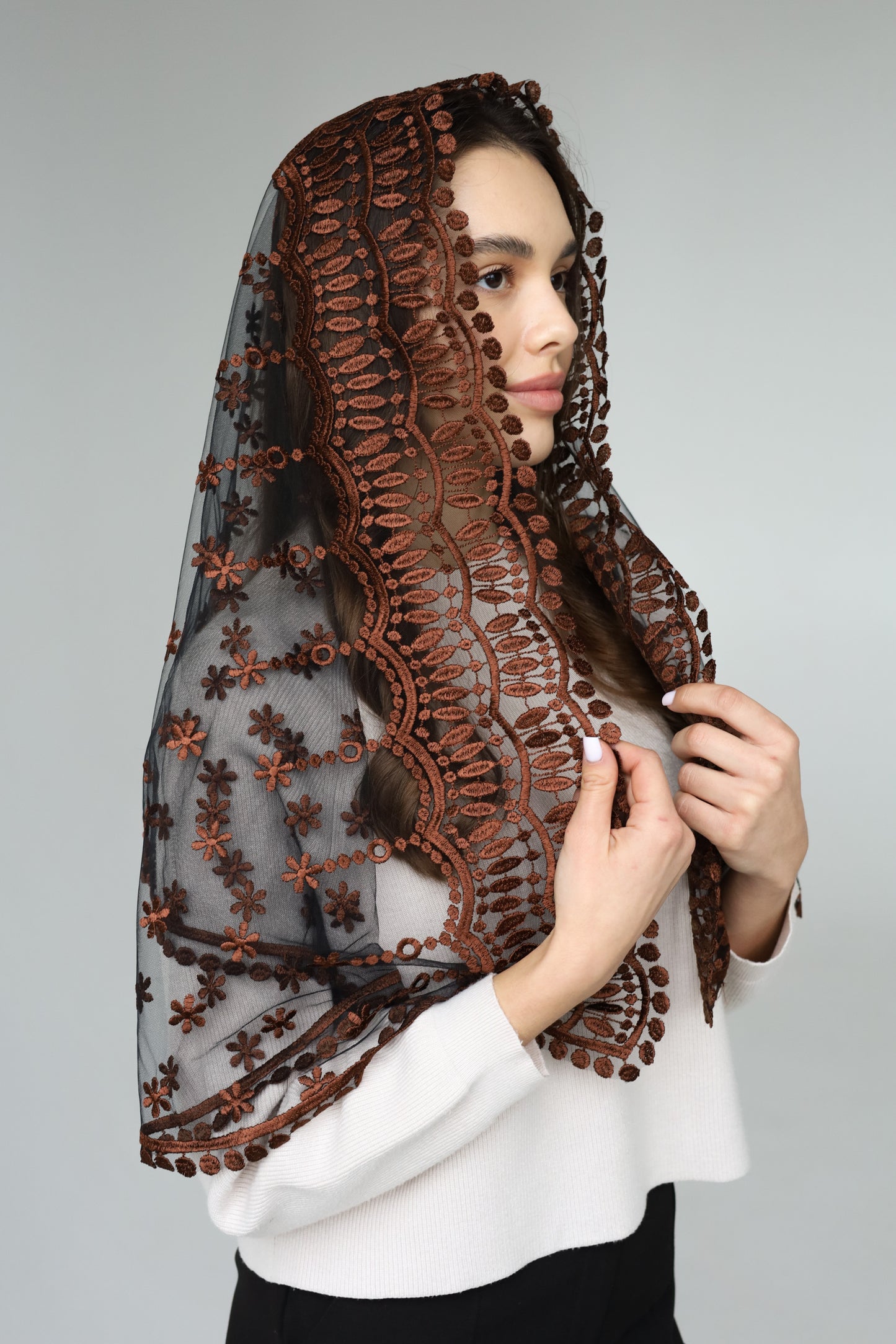 LONG BROWN MANTILLA - MariaVeils