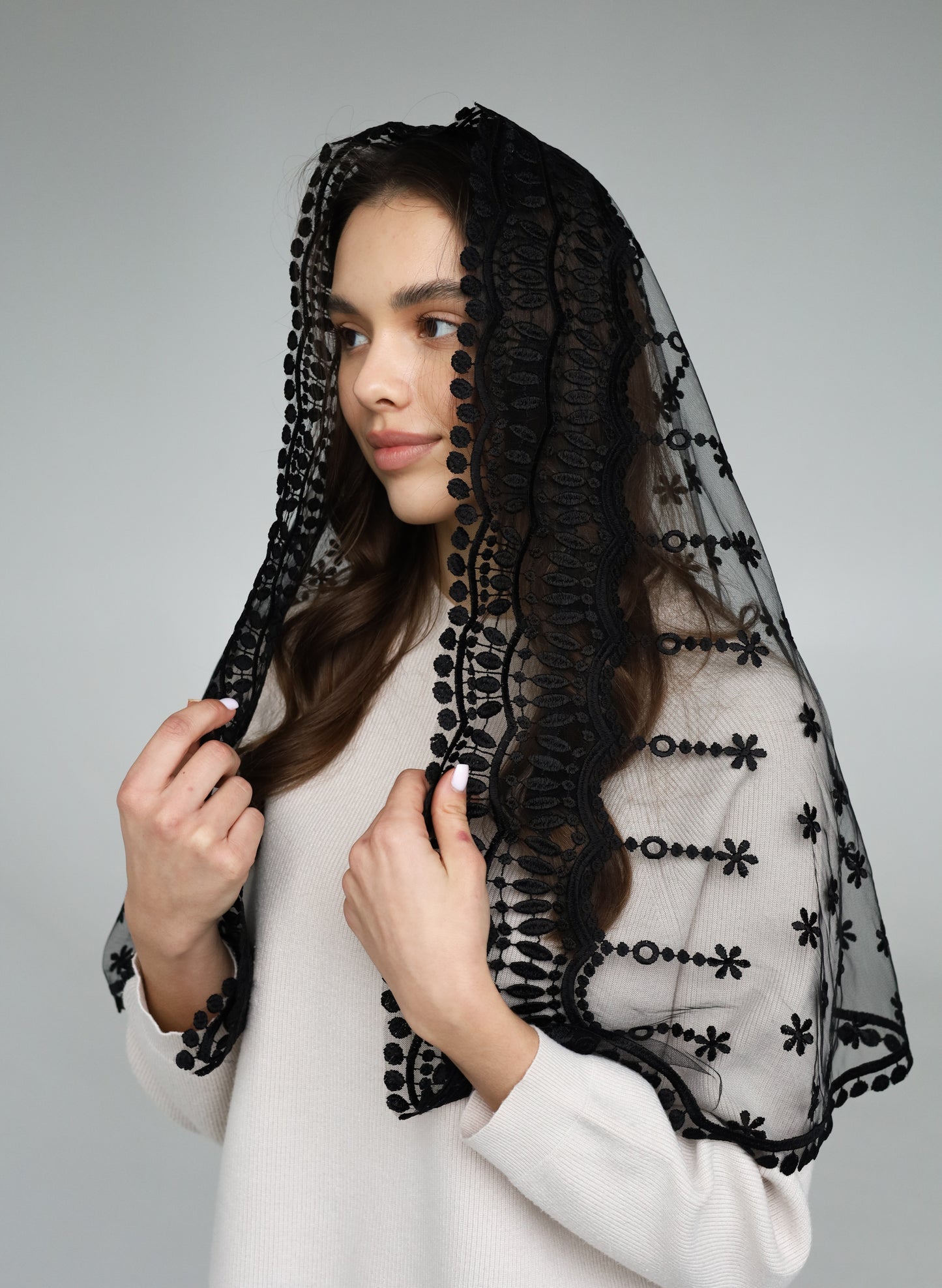 LONG BLACK MANTILLA - MariaVeils