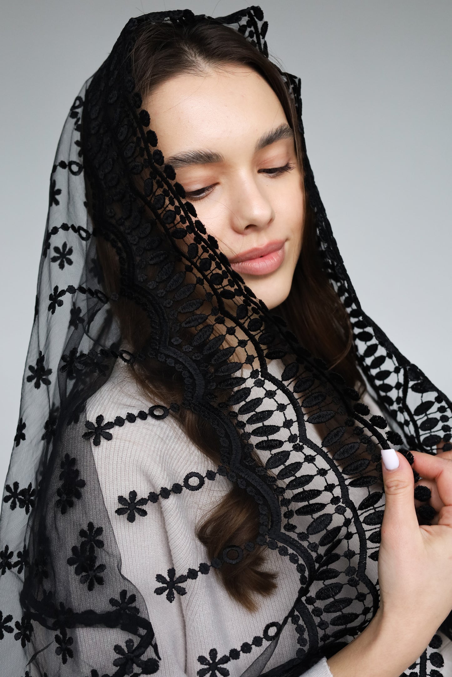 LONG BLACK MANTILLA - MariaVeils