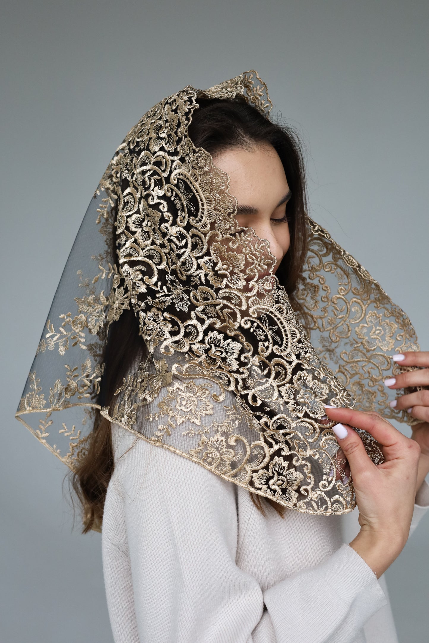 GOLD TRIANGLE VEIL - MariaVeils
