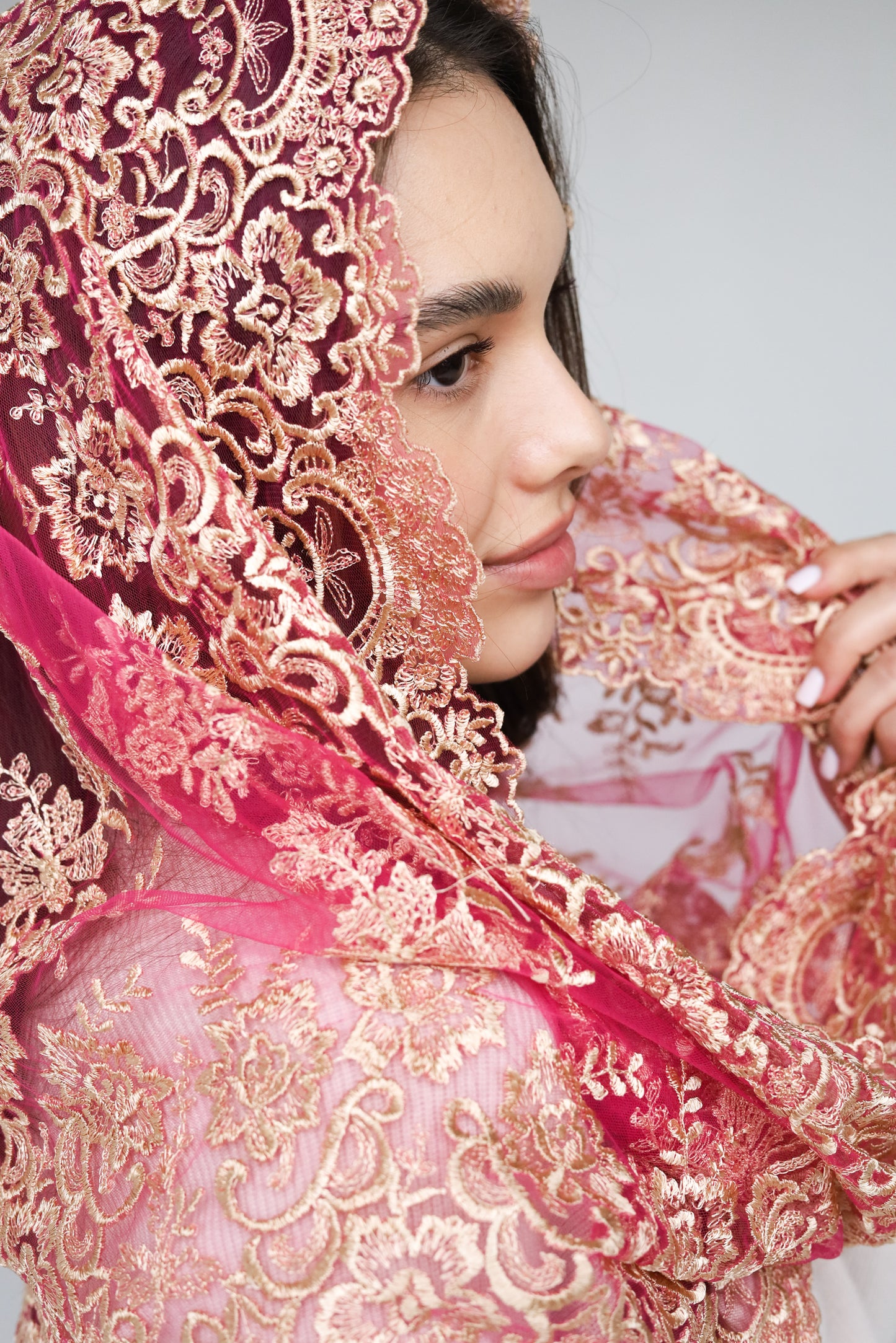 PINK & GOLD MANTILLA - MariaVeils