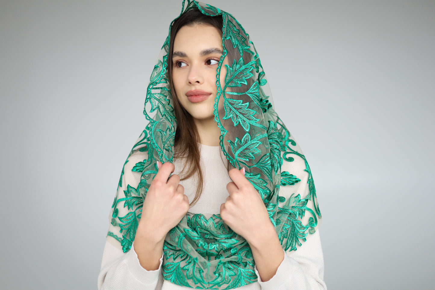 GREEN INFINITY VEIL - MariaVeils