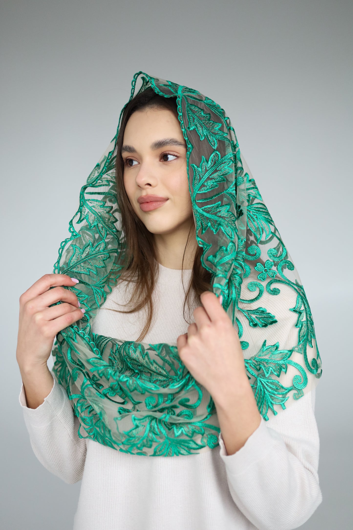 GREEN INFINITY VEIL - MariaVeils